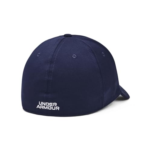 Detalle 1 de Under Armour Blitzing Low Stretch Fit Cap - Midnight Navy / White: gorra ajustable para entrenamiento