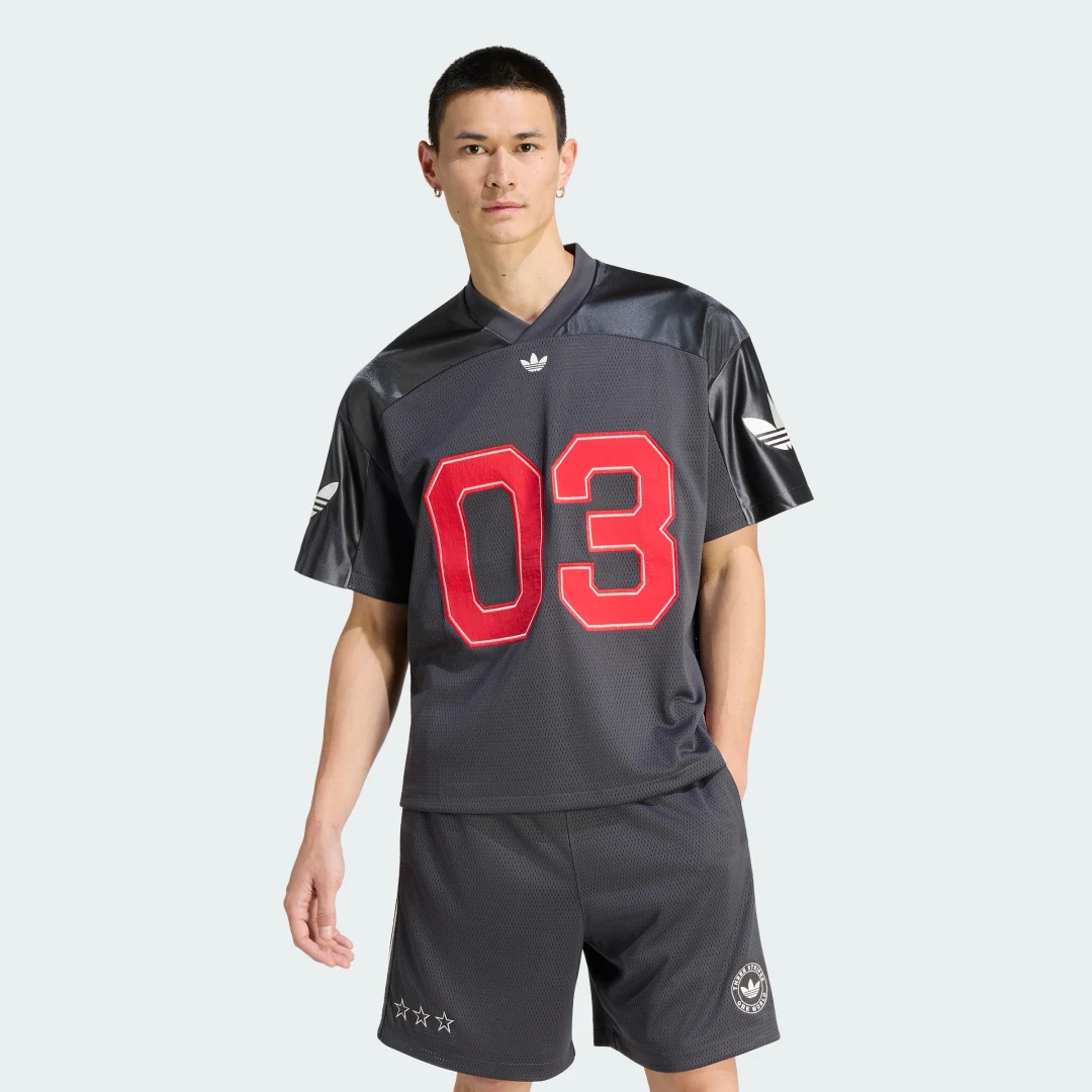 Detalle de Camiseta de Fútbol Originals de Adidas – color negro