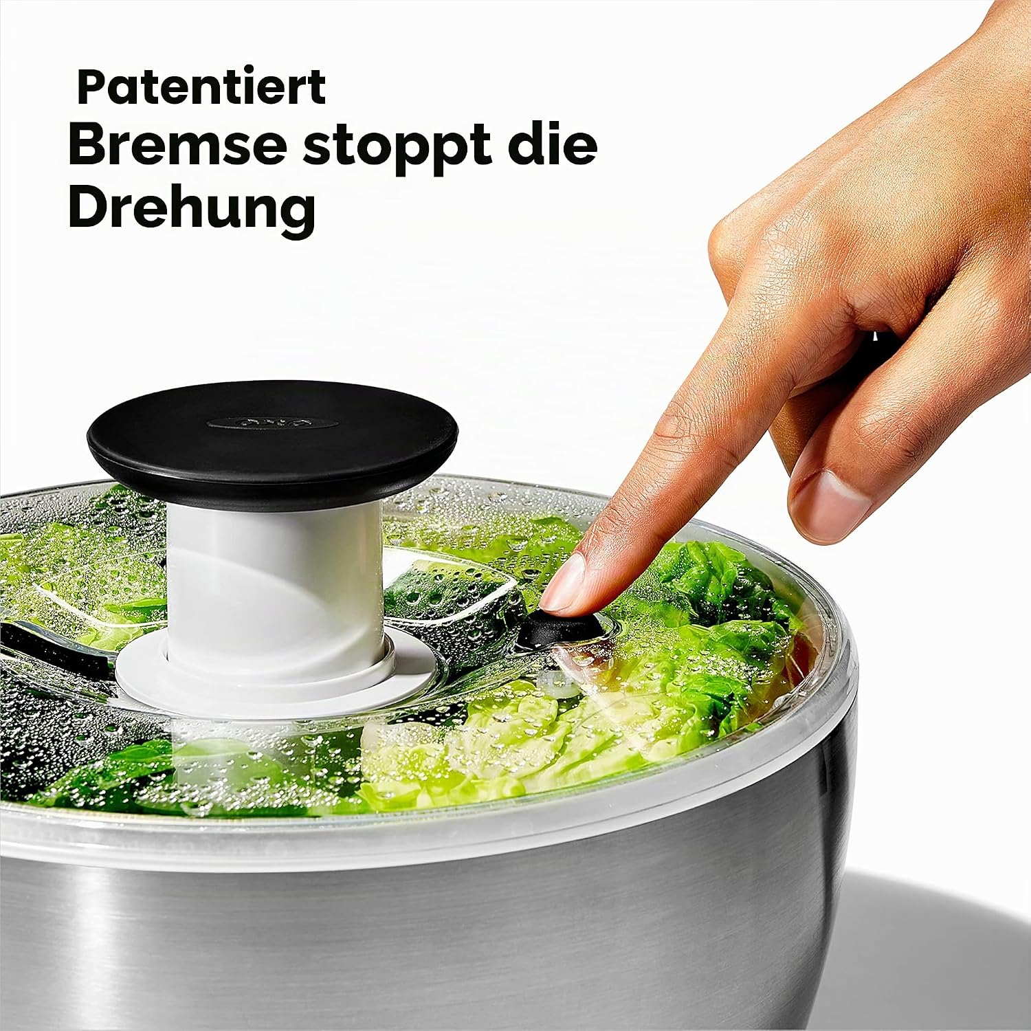 Detalle 2 de OXO Steel Salatschleuder aus Edelstahl mit Deckel – Einhand-Pumpe, integrierte Bremse, Korb auch als Sieb verwendbar