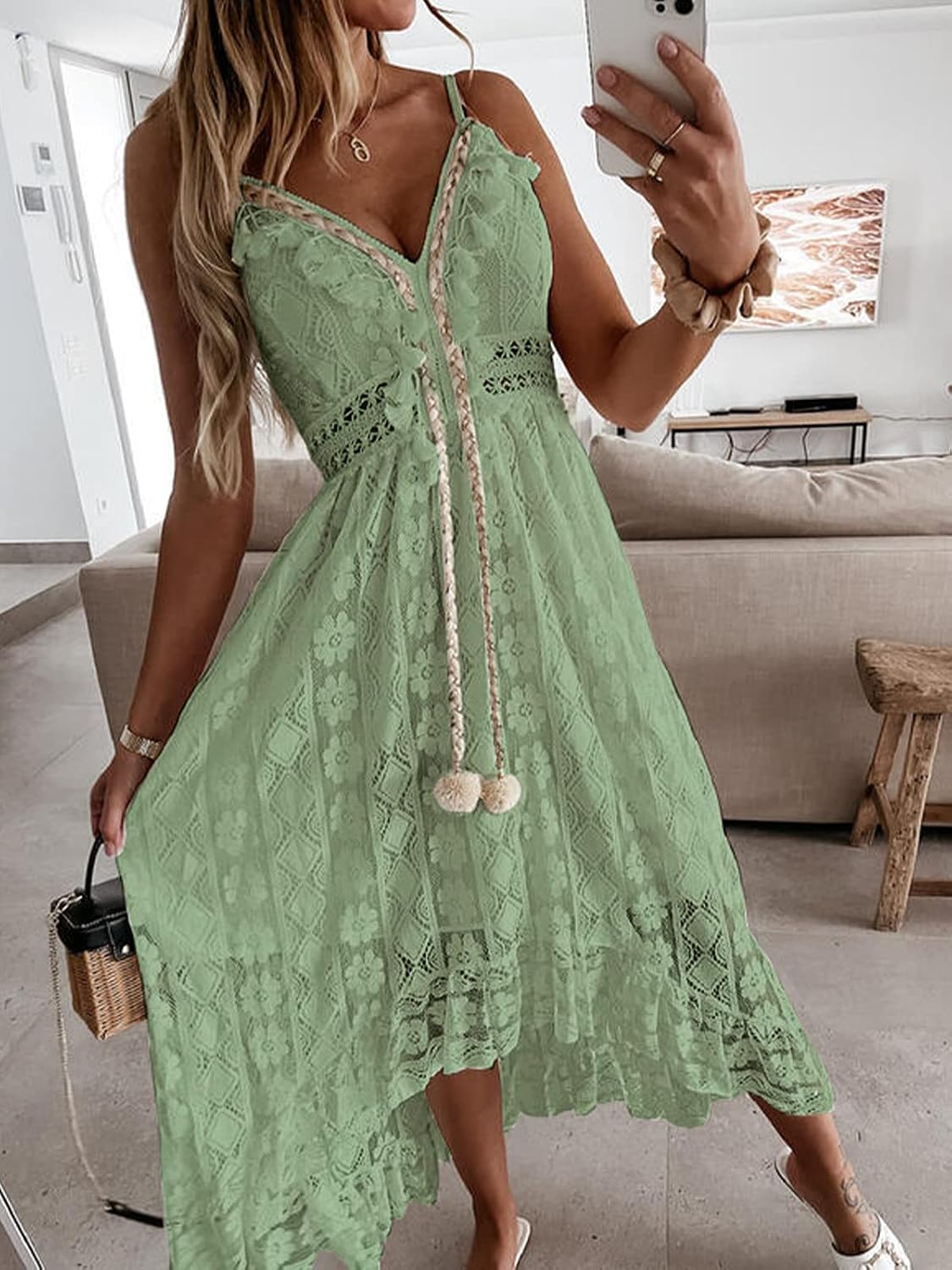 Thumbnail 1 de CUPSHE Damen Sommerkleid mit V-Ausschnitt, Spitze und Quasten – Boho/Beach Maxi mit Spaghettiträgern