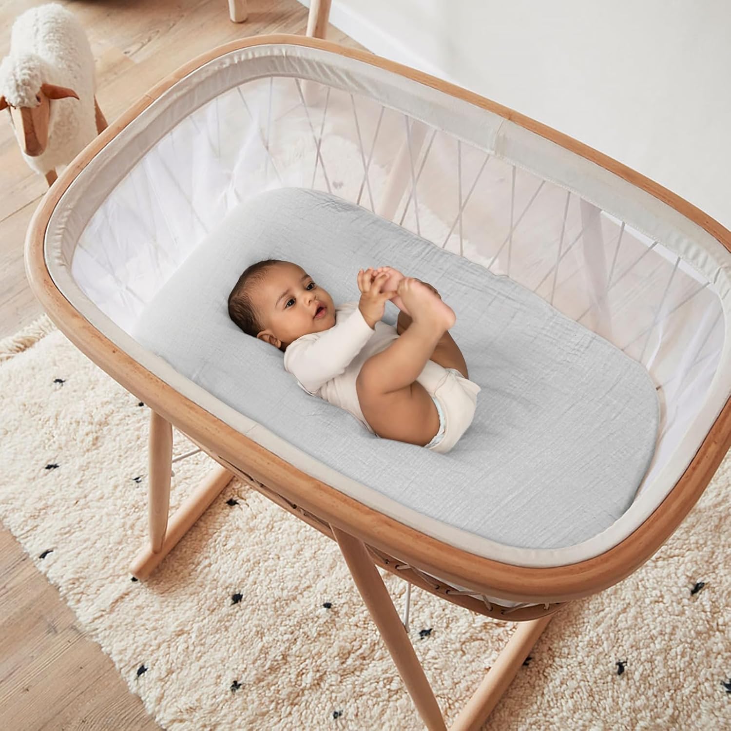 Thumbnail 5 de lulumoon Musselin-Baumwolle Spannbettlaken 2er-Set für Stubenwagen, Kinderwagen & Beistellbett (35x75, 41x81, 40x90 cm) – Grau Grün