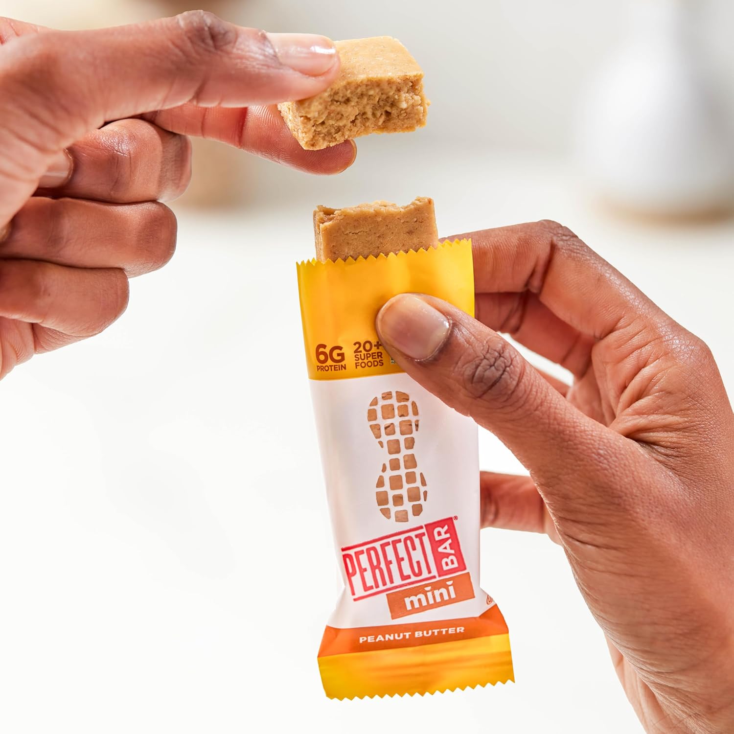 Detalle 2 de Perfect Bar Mini Peanut Butter Protein Bars, 6g Protein, 120 Calories, 24 Count