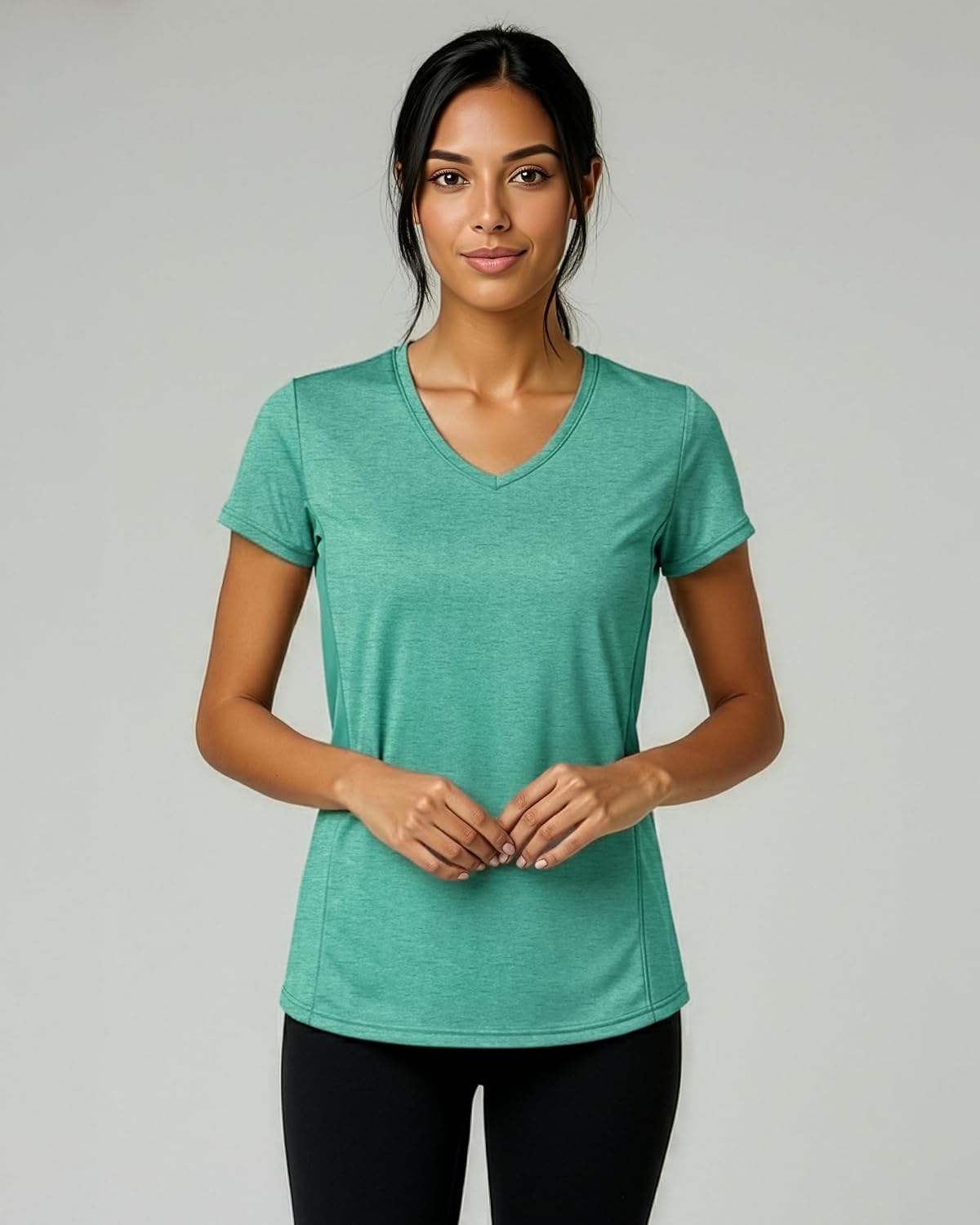 Detalle de Real Essentials 5 Pack: Women's Dry-Fit V-Neck Short Sleeve Tee