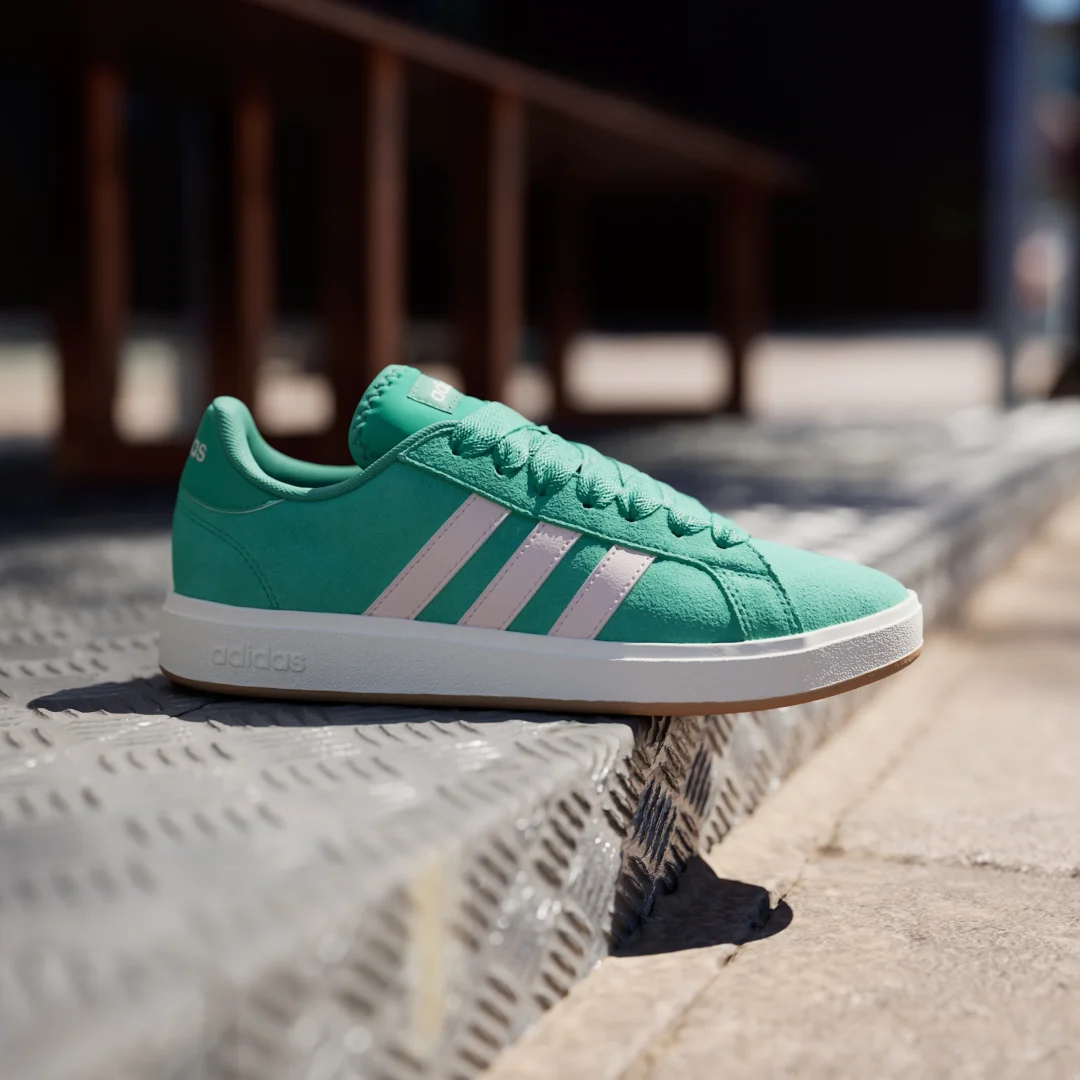 Detalle 2 de adidas Grand Court Base 00s verde: zapatilla casual para el día a día