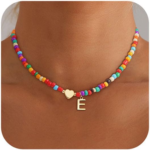 Detalle de SLOONG bunte Buchstaben-Perlenkette mit personalisiertem Initialen-Anhänger (Choker) – handgefertigt als Namenskette/Schmuckgeschenk