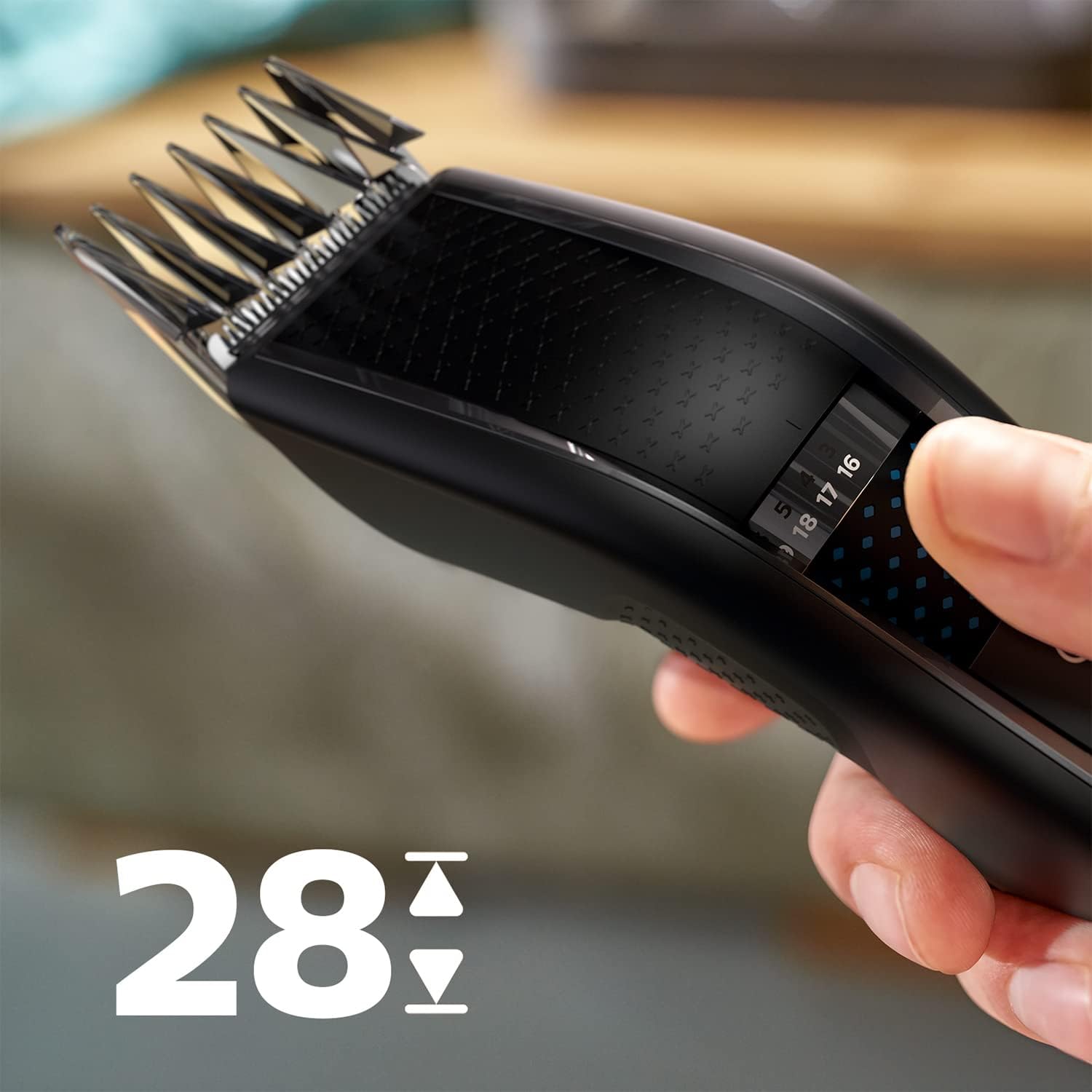 Detalle de PHILIPS Hair Clipper Series 5000 HC5632/13: Versatile trimming with Trim-n-Flow PRO