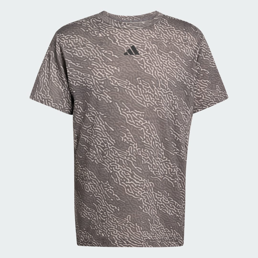 Detalle de Camiseta con estampado integral D4T PrimeLift de Adidas – Marrón