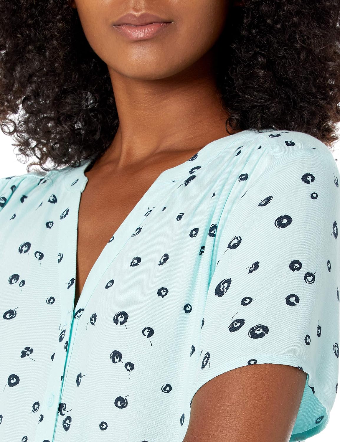 Detalle 2 de Women’s Relaxed-Fit V Neck Woven Blouse