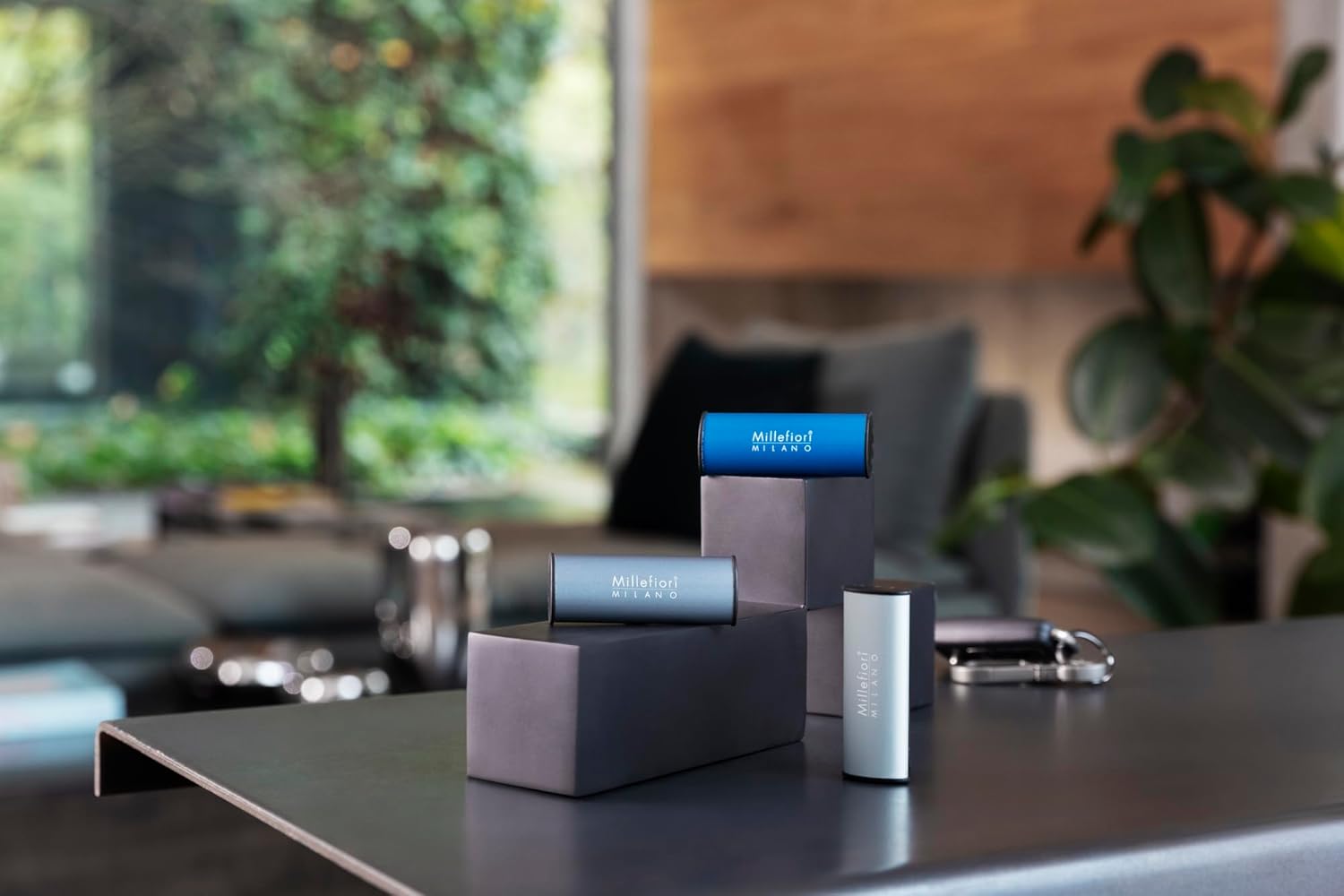 Detalle 2 de Millefiori Milano Icon Profumatore per Auto Classic Legni & Spezie Blu – Profumo legnoso e speziato con clip universale