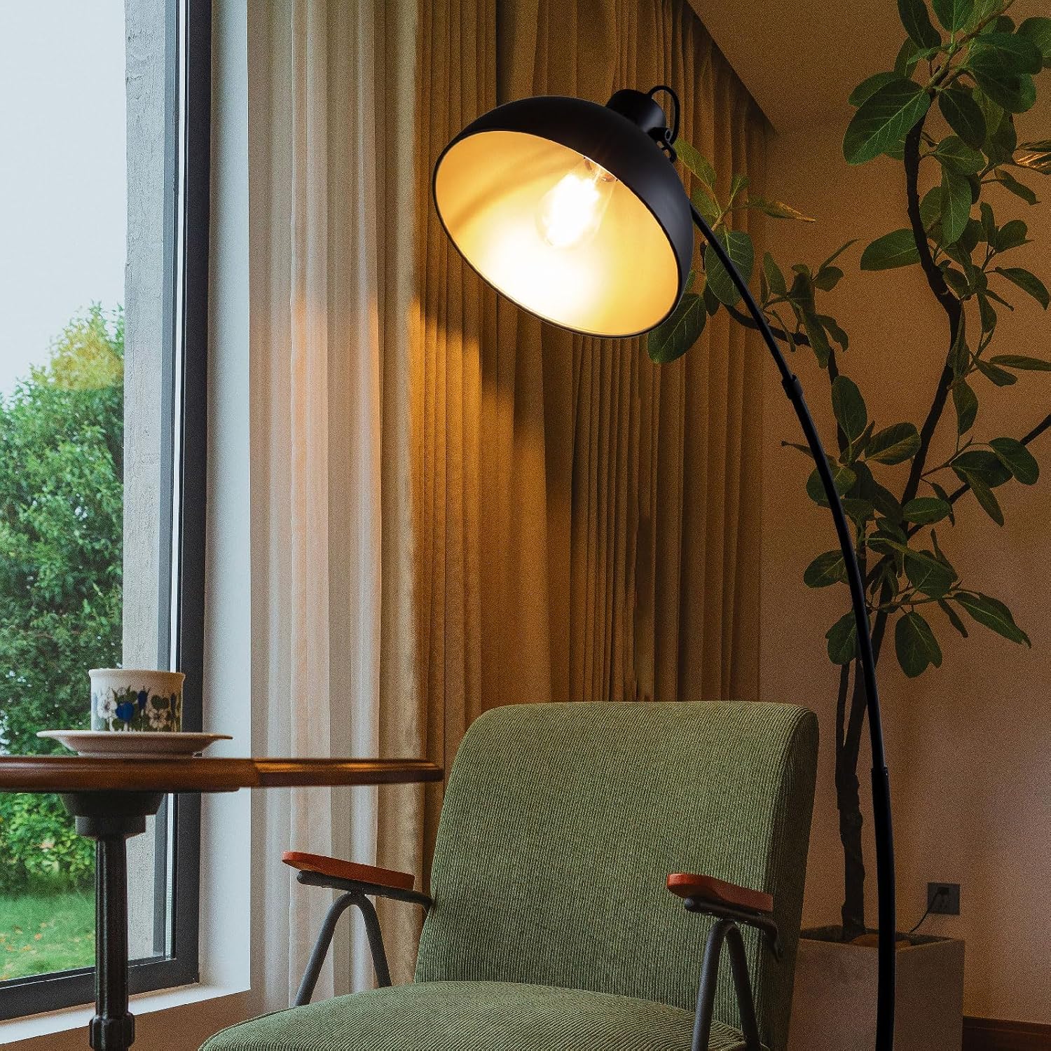 Detalle de Osasy Lampada da terra con arco in stile industriale – LED E27, design vintage per salotto e hotel