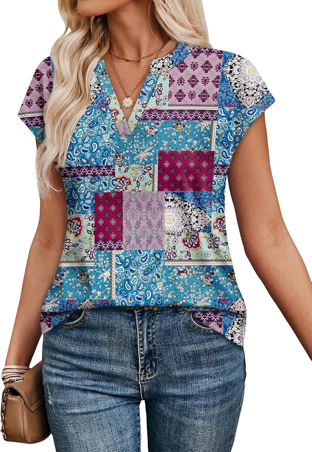 Detalle de WIHOLL Women’s V-Neck Summer Tee: A Versatile Short-Sleeve Top for Everyday Comfort