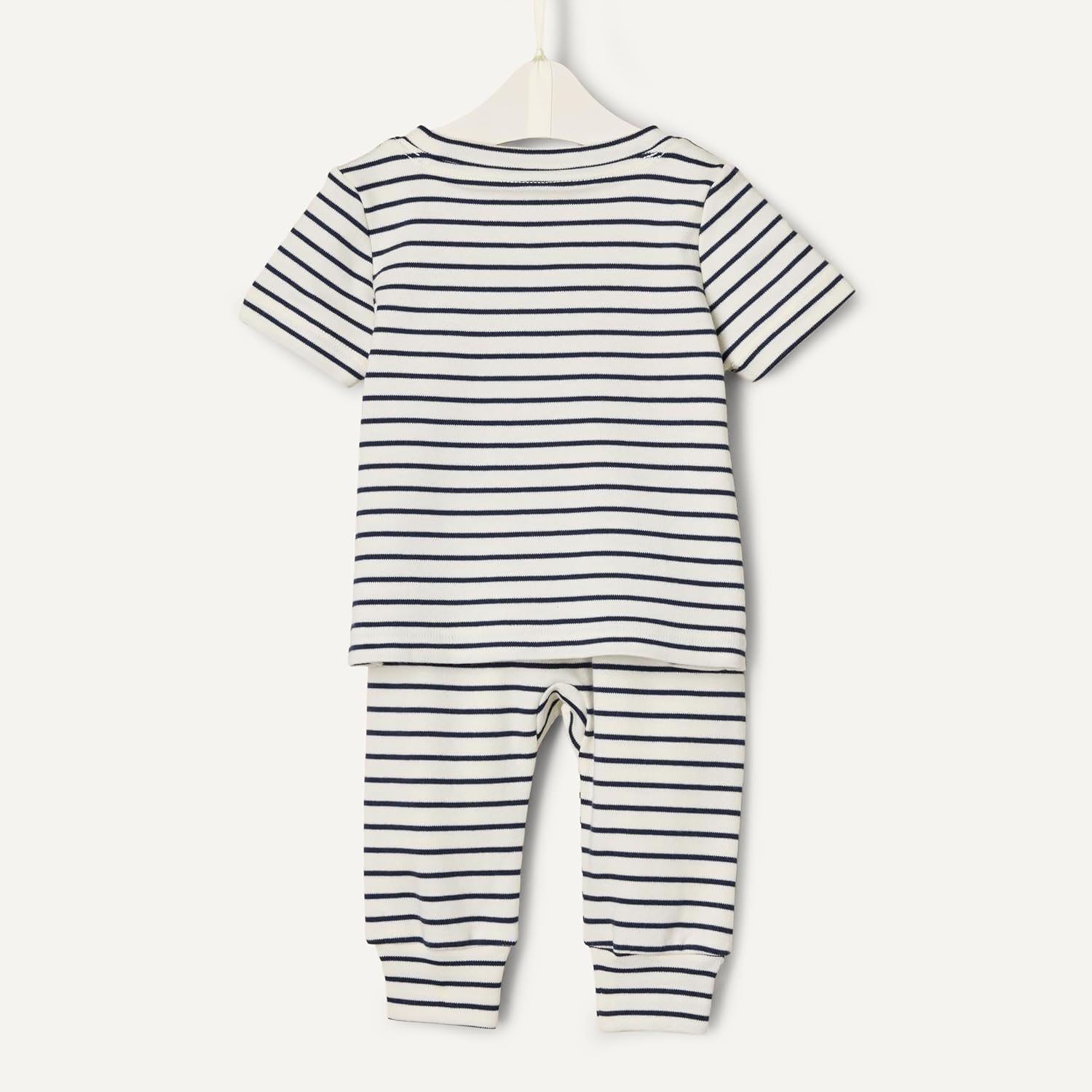 Detalle de Amazon Essentials x Sofia Grainge Unisex Toddlers & Babies Cotton Knit Short Sleeve Shirt & Pants Set