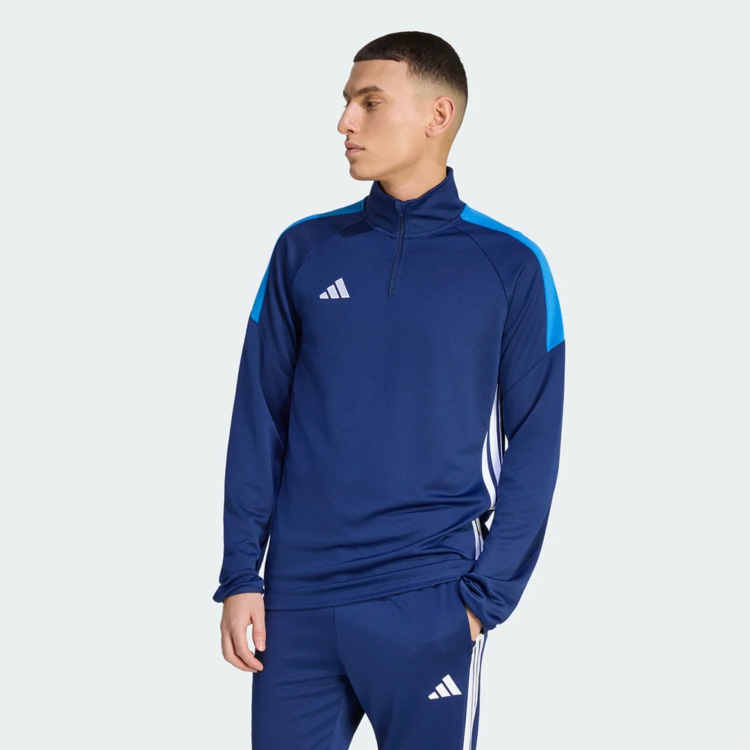 Detalle de Camiseta manga larga de entrenamiento TIRO 26 Essentials de Adidas – azul