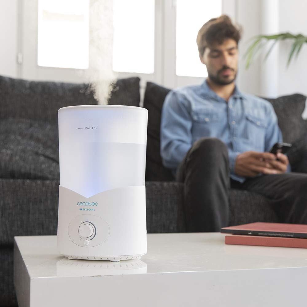 Detalle 1 de Cecotec BreezeCare 2000 Light 🌬️ Humidificador 200 ml/h, Luz LED