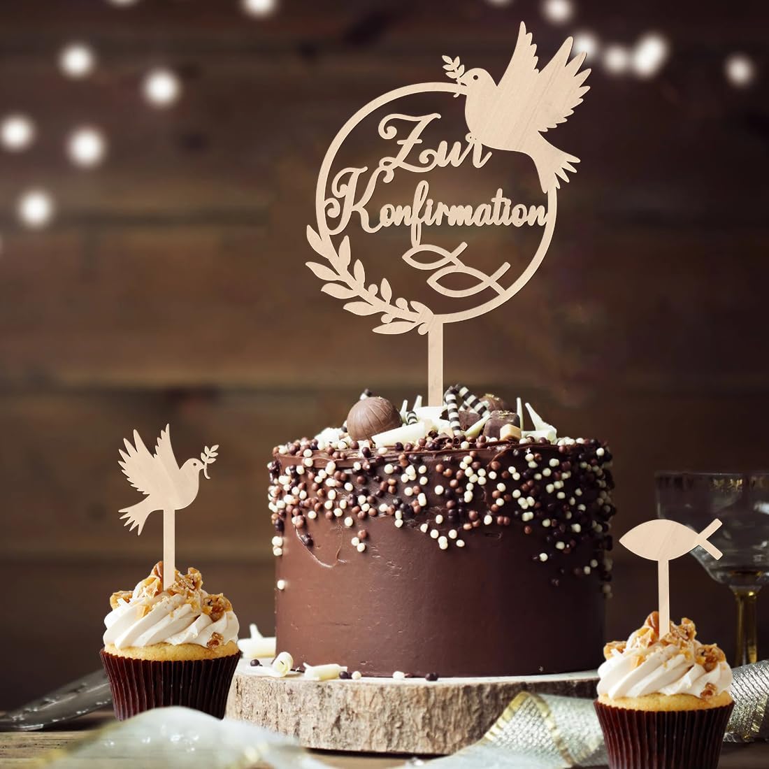 Detalle de Tortendeko Konfirmation Holz – Cake Topper aus Naturholz mit Tauben, Fischen und Girlanden