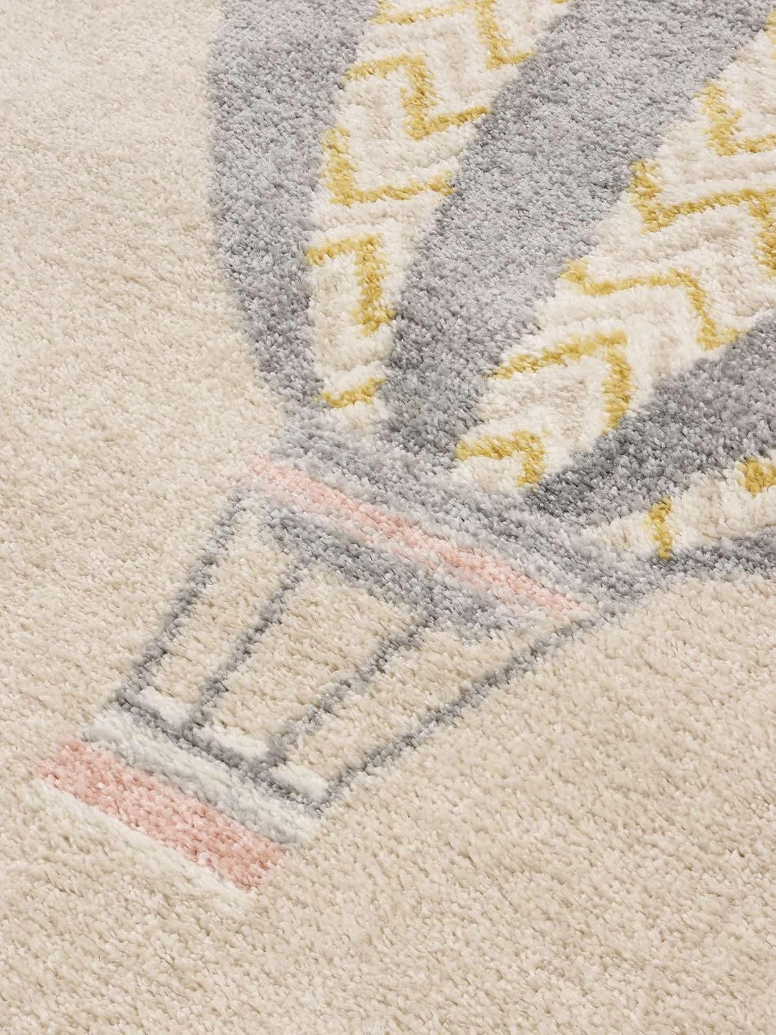Detalle de RugVista Balloon Ride kids’ rug, 160 x 230 cm, beige and pink