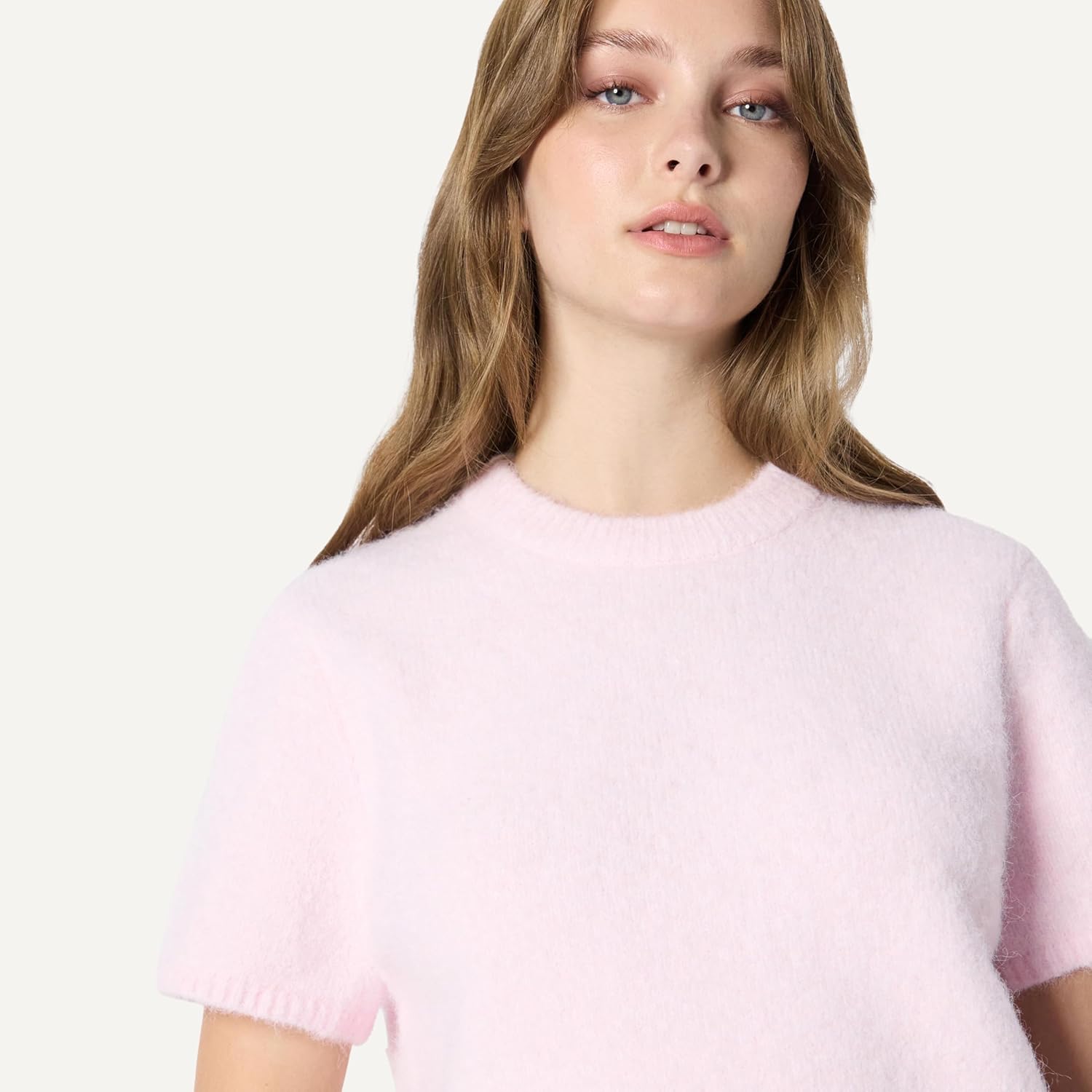 Thumbnail 2 de Amazon Essentials women’s relaxed-fit faux mohair short sleeve jumper top