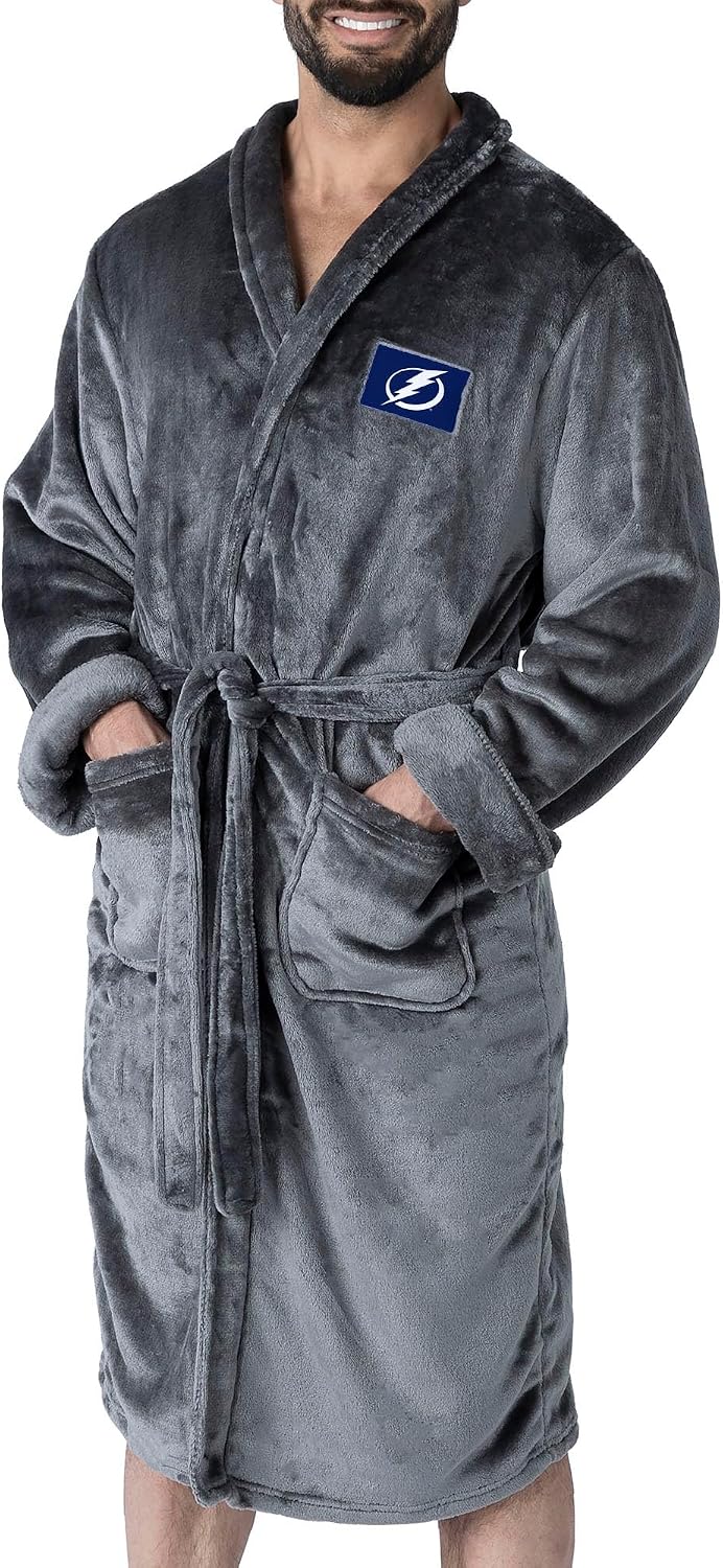 Detalle de Northwest NHL Transfer Patch Silk Touch Robe (Small/Medium or Large/X-Large)