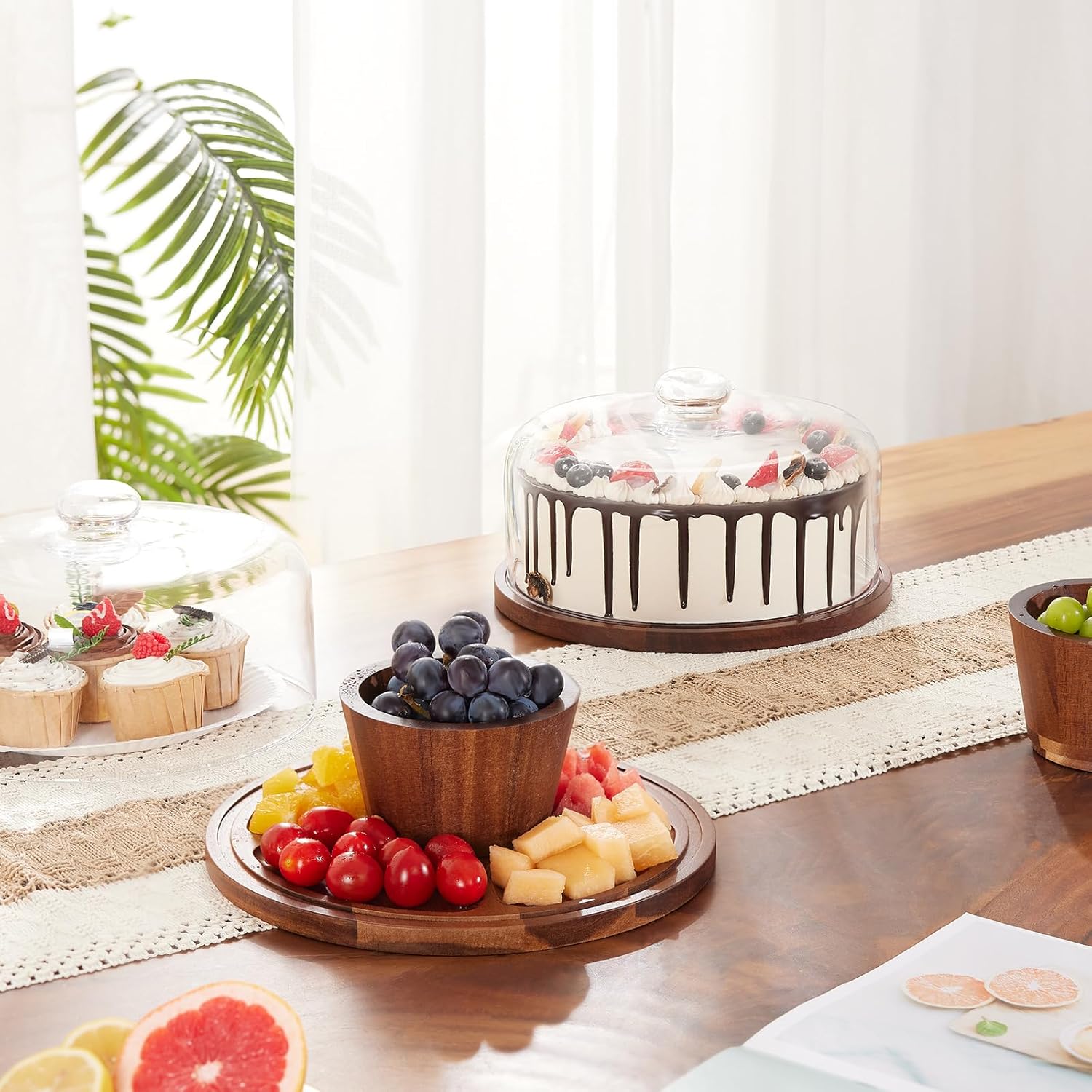 Detalle 2 de VIVIRBIEN Wooden Cake Stand with Lid (Acacia) with Glass Dome, 11-Inch Dessert Stand with Magnetic Pedestal