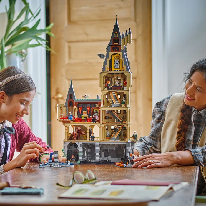 Thumbnail 7 de LEGO Harry Potter Schloss Hogwarts: Der Hauptturm (76454) – Große Bau- und Sammelherausforderung