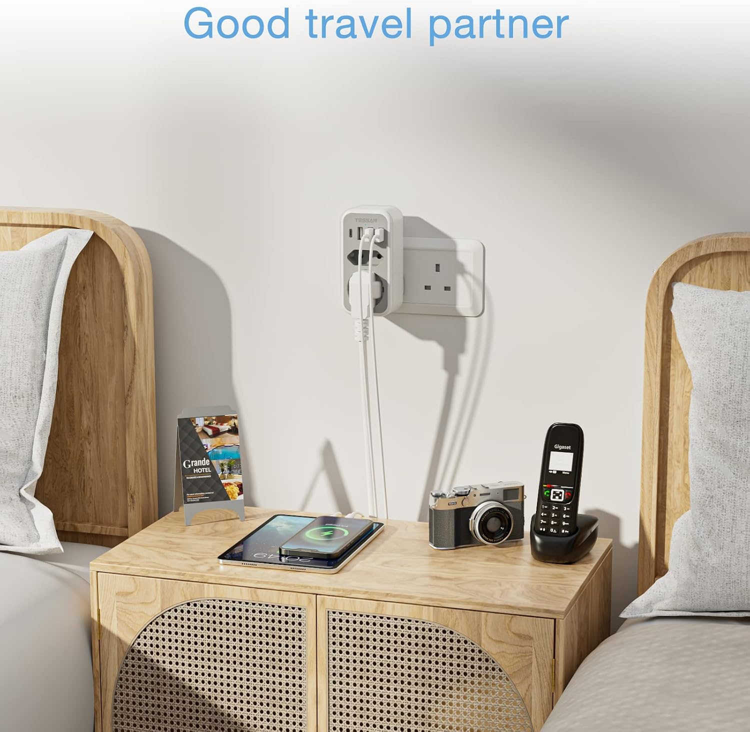 Detalle de TESSAN UK Adapter Typ G (England/Deutschland) mit 3× USB-A und 1× USB-C – Reiseadapter 6-in-1