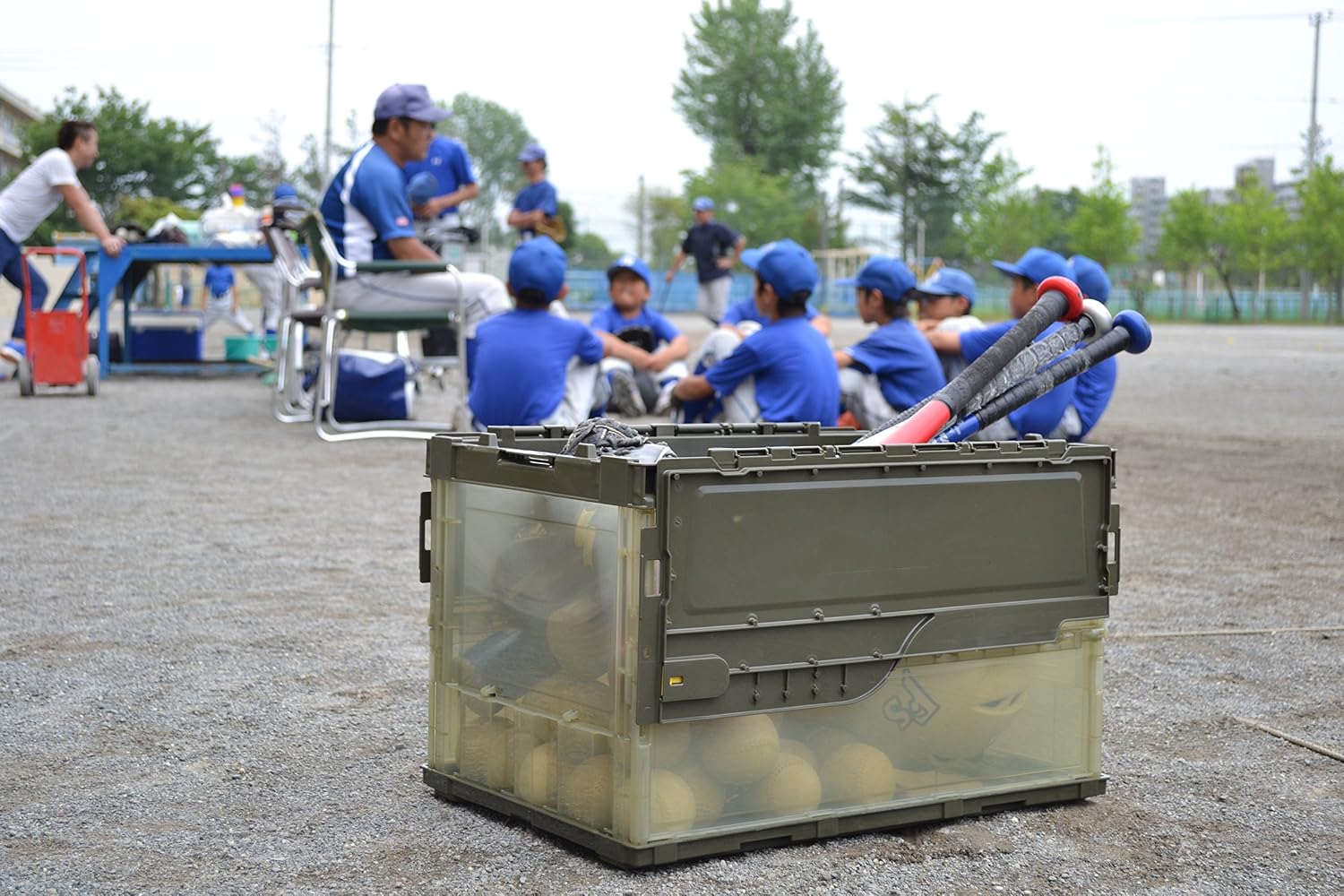 Detalle 2 de トラスコ中山(TRUSCO) TSKC50B-OD 折りたたみコンテナ 50L オリーブドラブ ロックフタ付