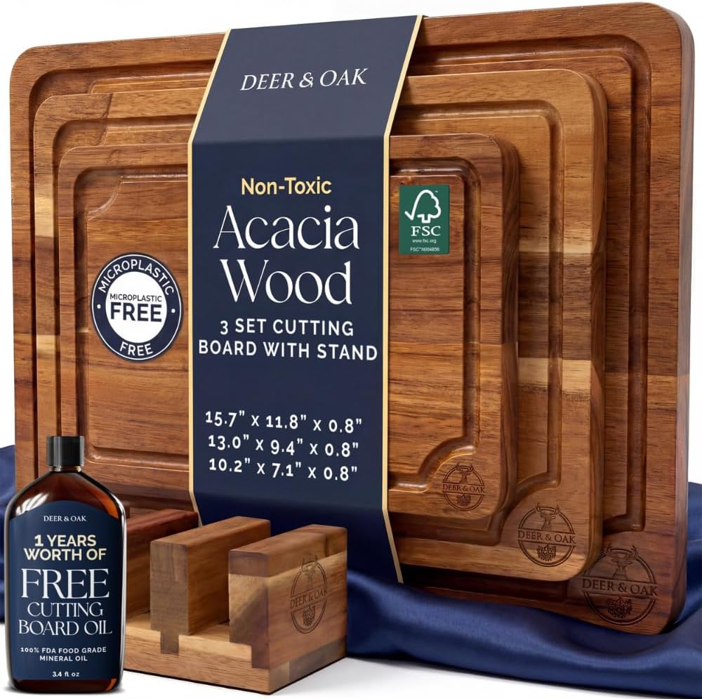 Detalle de Pre-Oiled 3-Piece Acacia Cutting Board Set with Stand (FSC Certified) + 3.4 fl oz Board Oil
