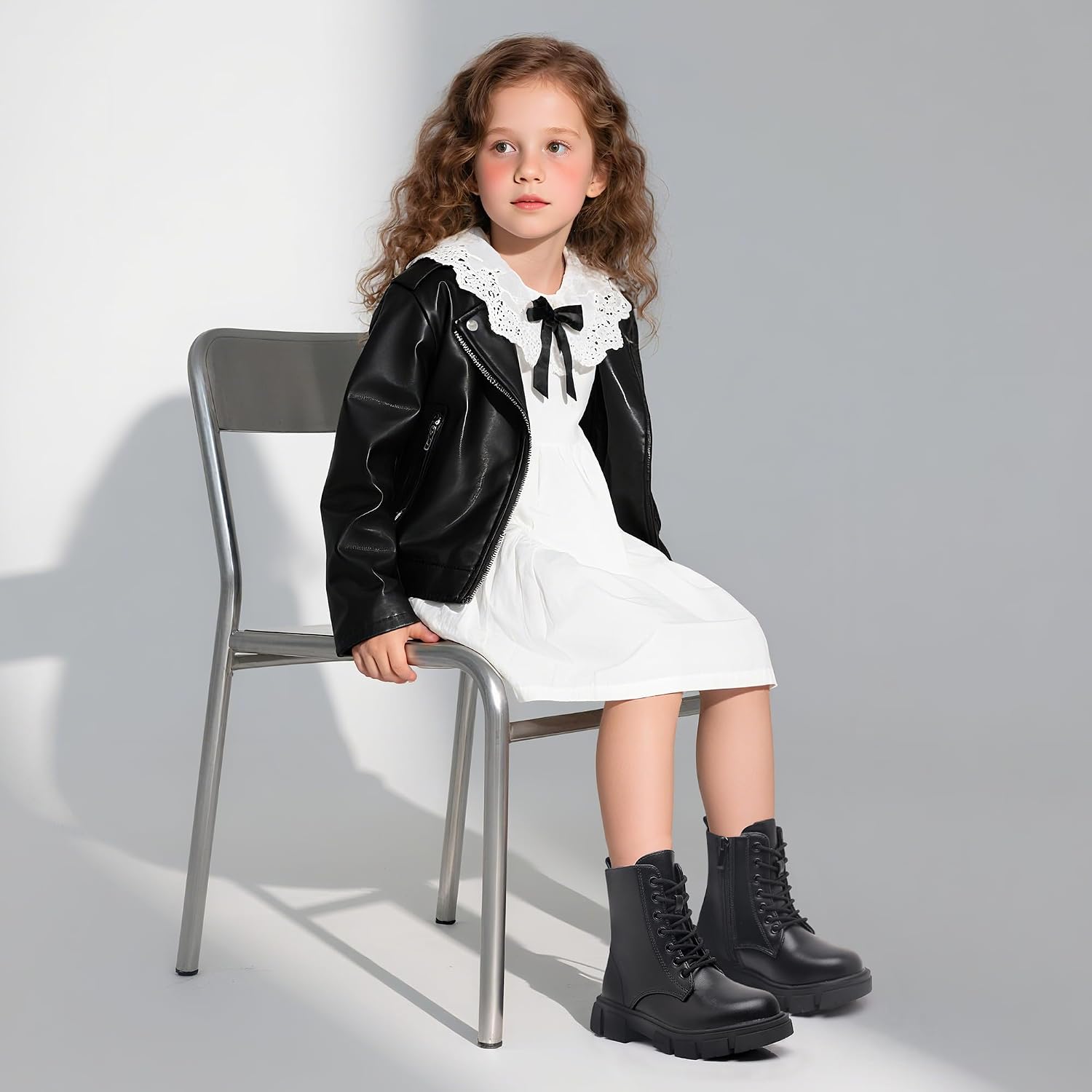 Detalle 2 de Apakowa Girls' Combat Boots with Side Zipper