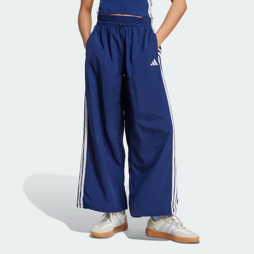 Detalle de Adidas Essentials Lifestyle Woven Parachute 3 bandas — Azul