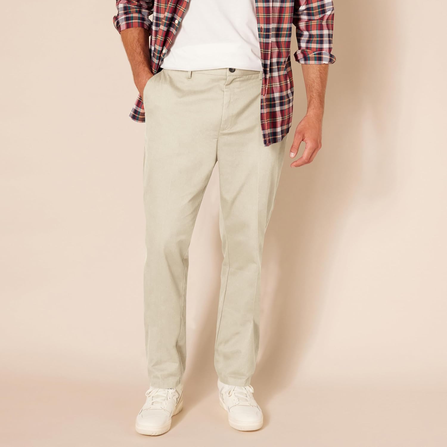 Thumbnail 2 de Amazon Essentials Herren Knitterfreie Flatfront-Chinohose in schmaler Passform