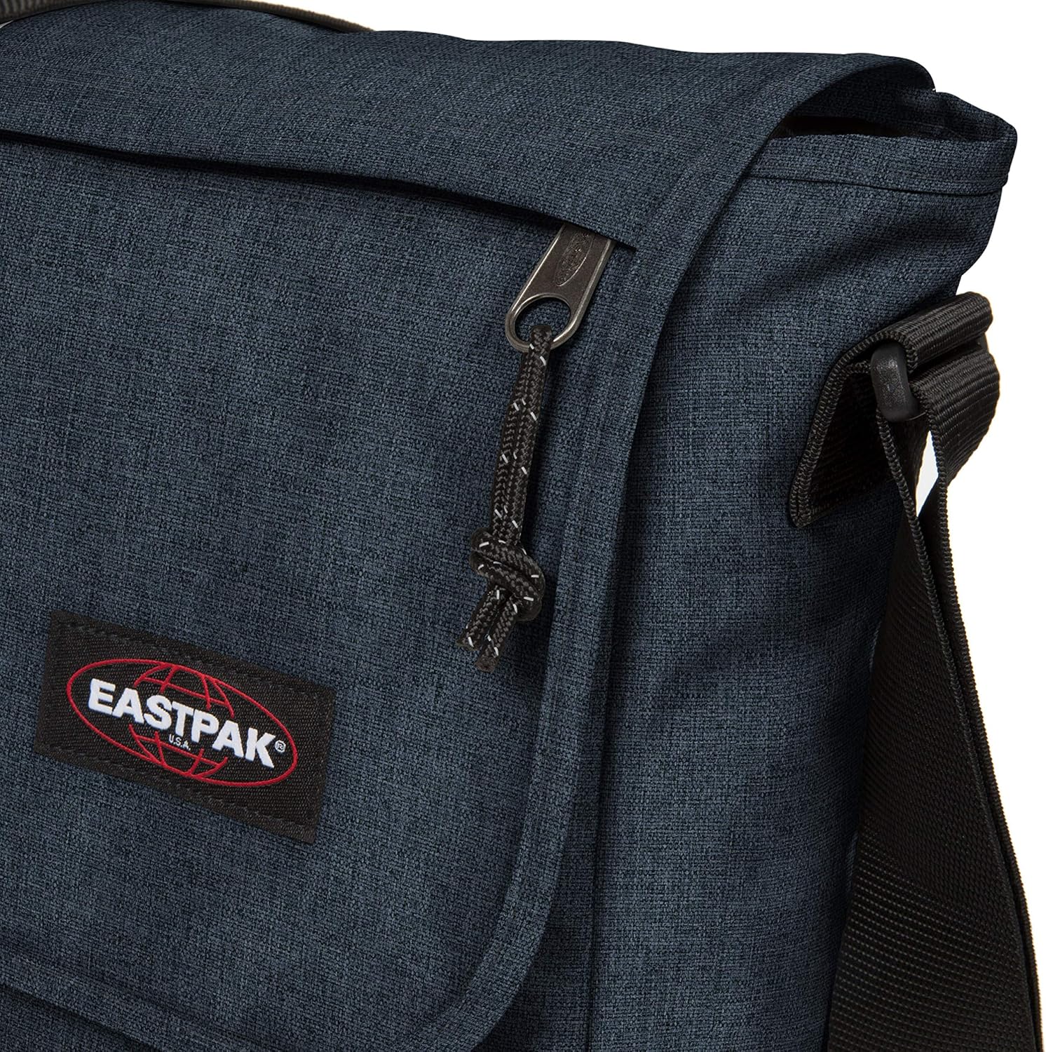 Detalle 2 de Eastpak Delegate + Sac Bandoulière 20 L – Triple Denim (Bleu), nylon robuste et compartment ordinateur