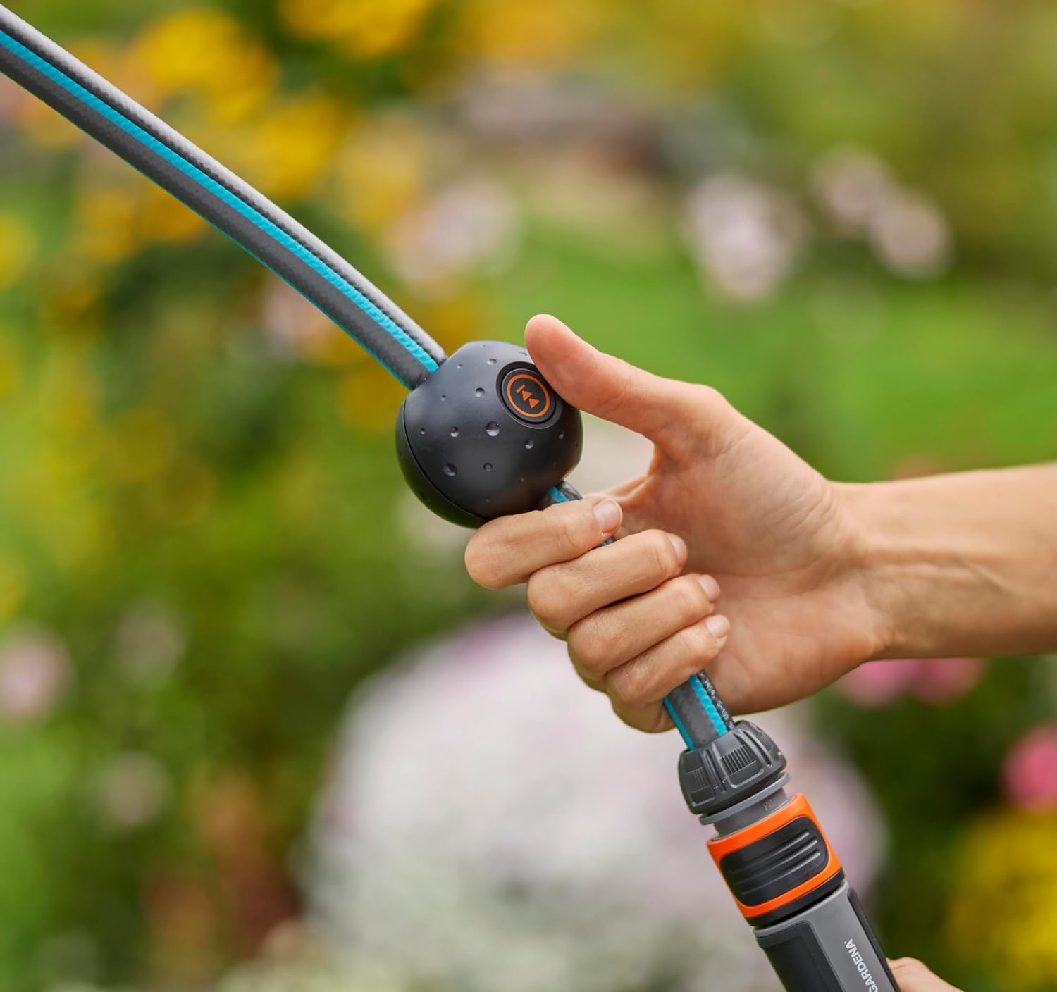 Detalle de Gardena Dévidoir mural PowerRoll XL solo – enroulement automatique sur batterie avec 40 m de tuyau