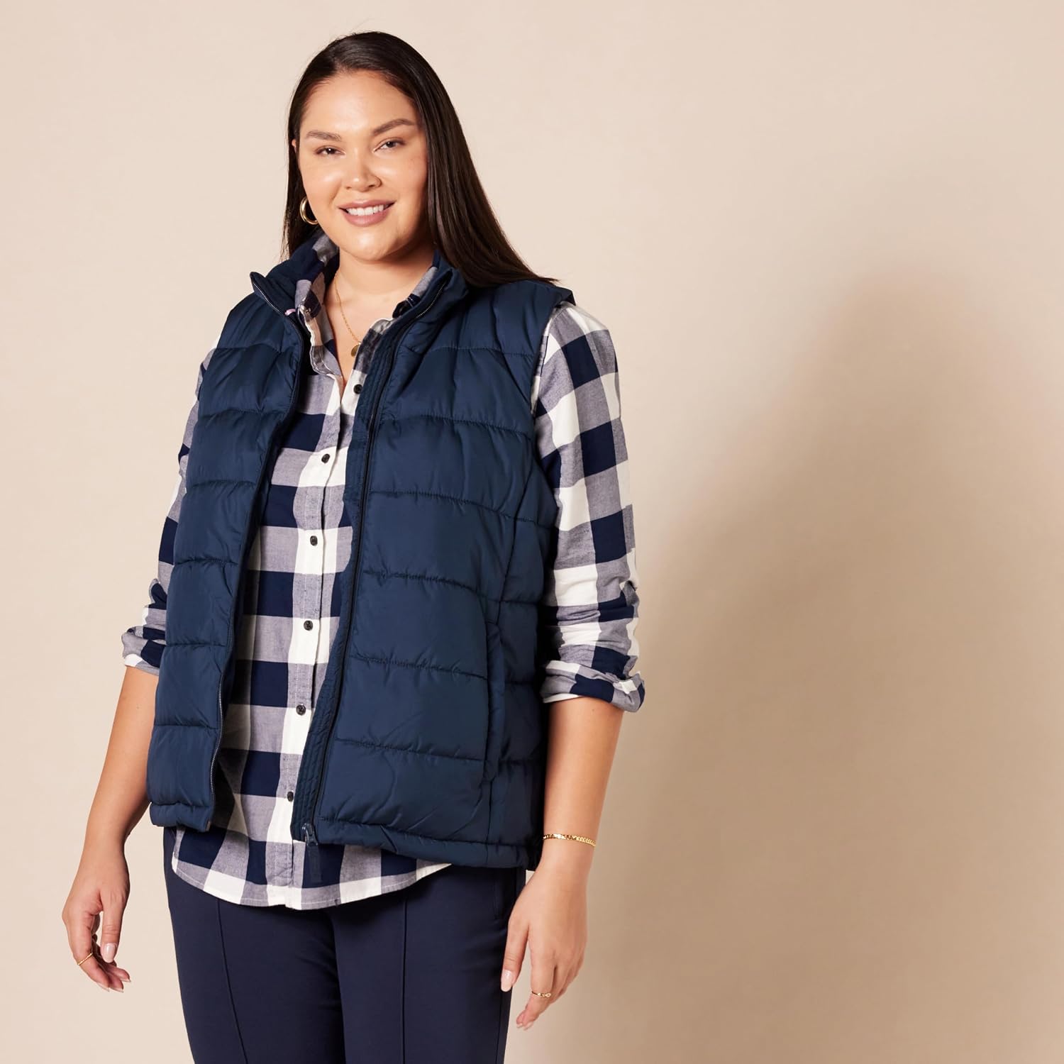 Detalle de Amazon Essentials Women's Mid-Weight Zip Puffer Gilet