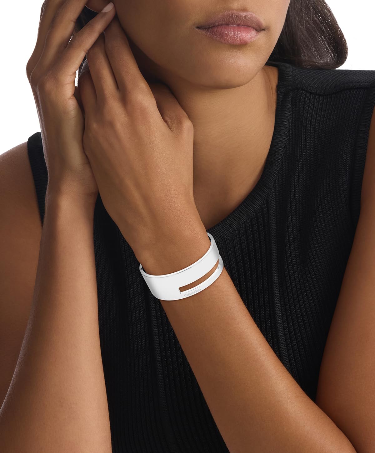 Thumbnail 2 de Calvin Klein Bracciale Bangle da donna Collection Geometric Essentials in acciaio inox 316L (versione Argento o Oro)
