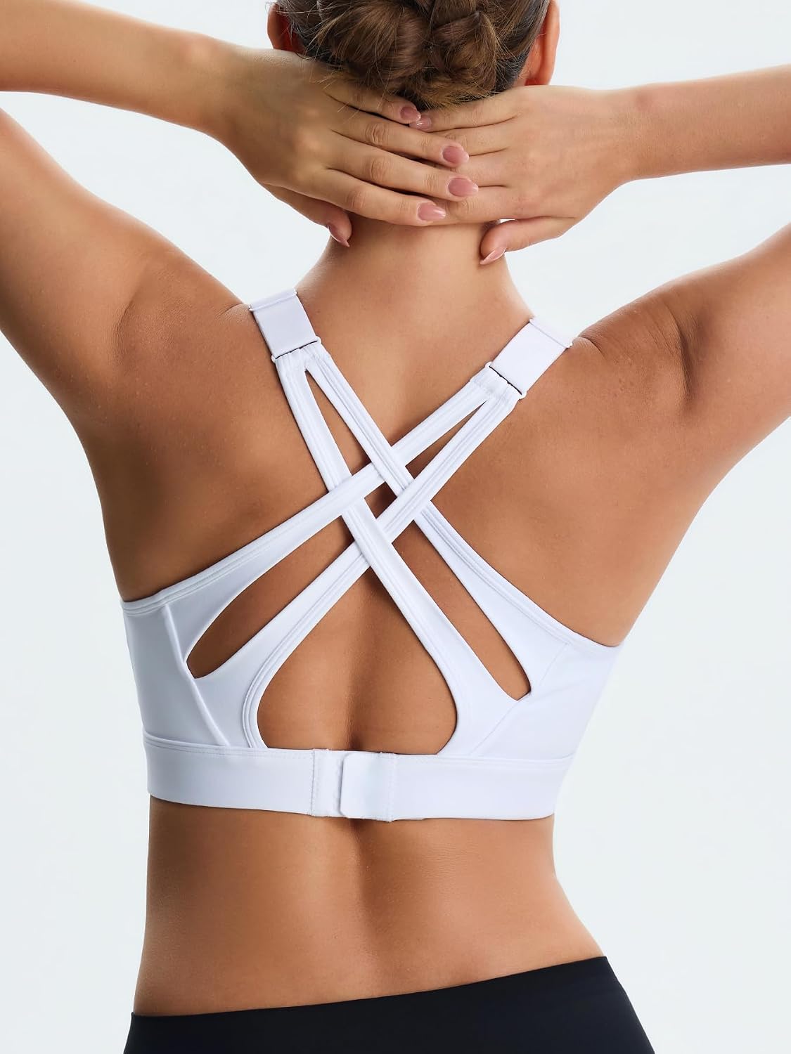 Detalle de BYAWAY High Impact Sports Bra with Molded Cups, Adjustable Straps and Hook Closure