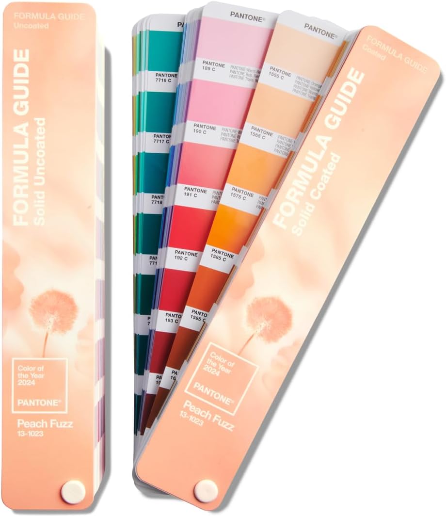 Detalle de Pantone 2024 Formula Guide COY Edition – przewodnik kolorów Peach Fuzz