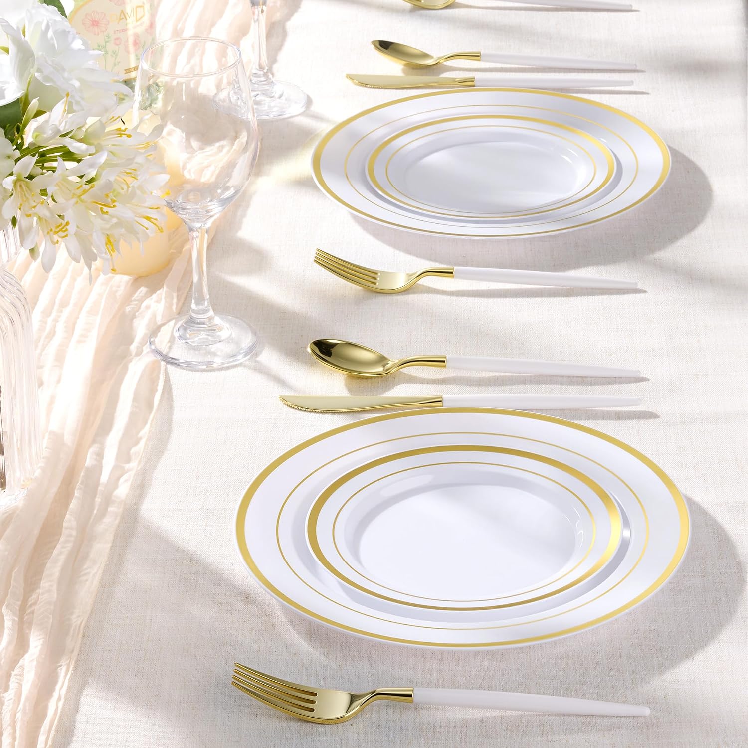 Detalle 2 de Goodluck LJDCS-90/150 Plastic Cutlery Set, 150 Pieces in White and Gold