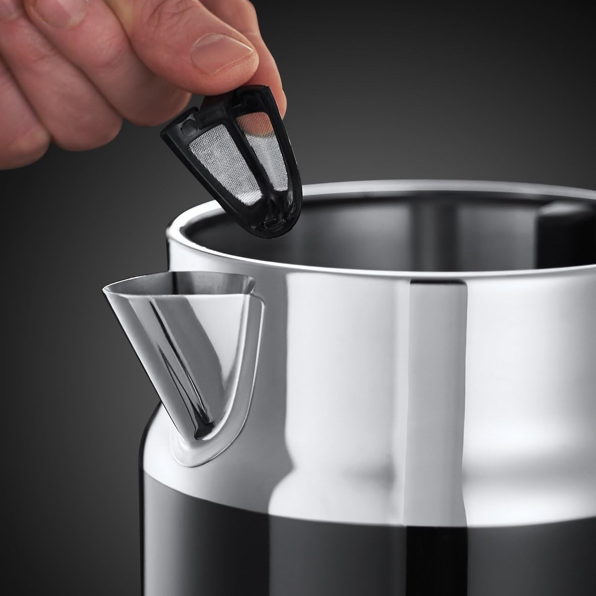 Detalle de Russell Hobbs Teekocher/Wasserkocher 21671-70 Retro Schwarz & polierter Edelstahl (1,7 l, 2.400 W)