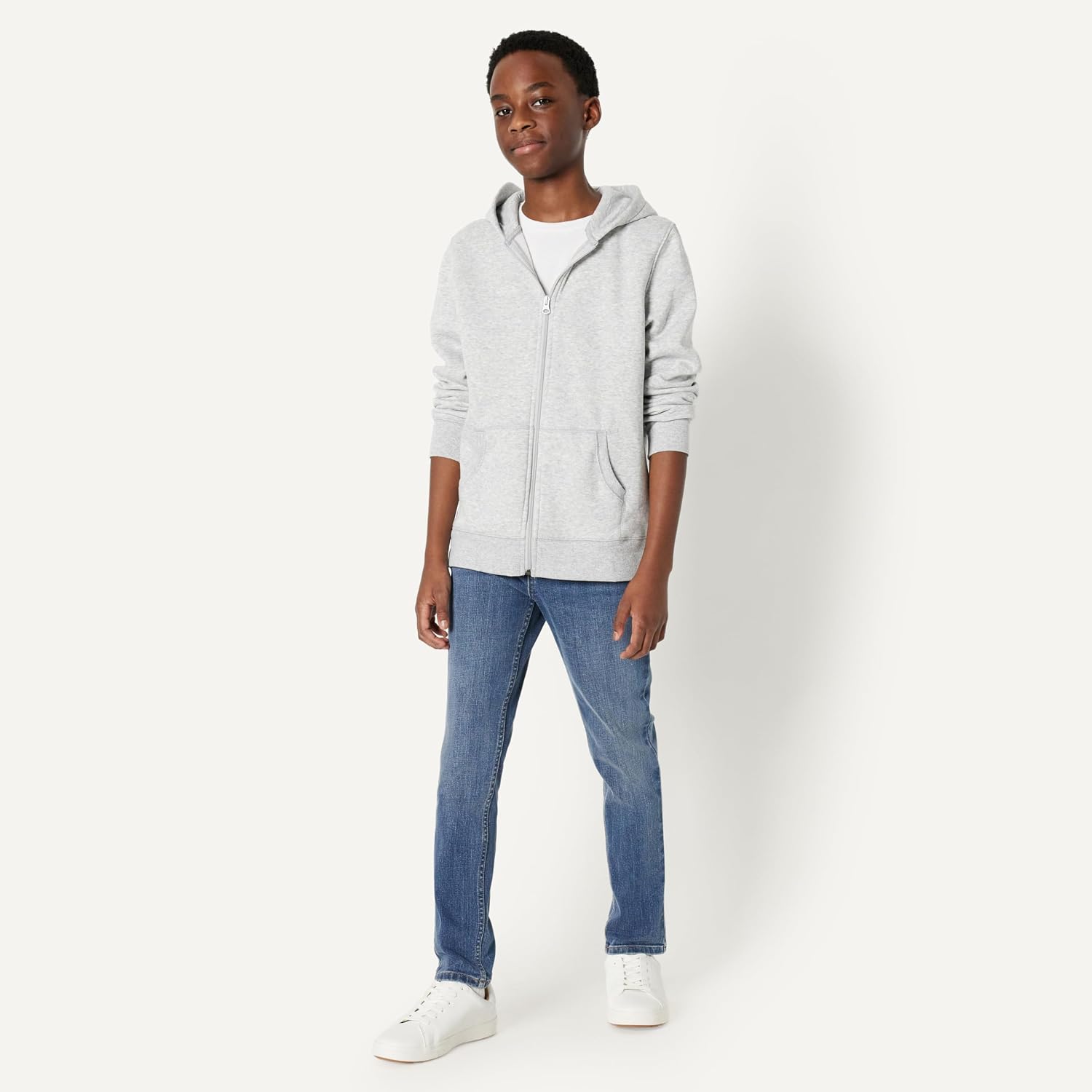 Detalle de Amazon Essentials Boys’ High-Stretch Slim-Fit Jeans (5-Pocket)