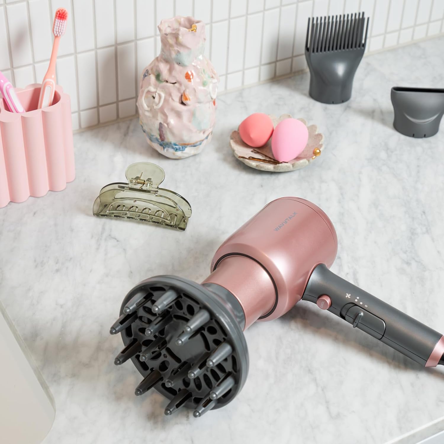 Thumbnail 6 de wavytalk 5917 Blown Away Ionic Hair Dryer with Diffuser, 1875W, 3 Attachments