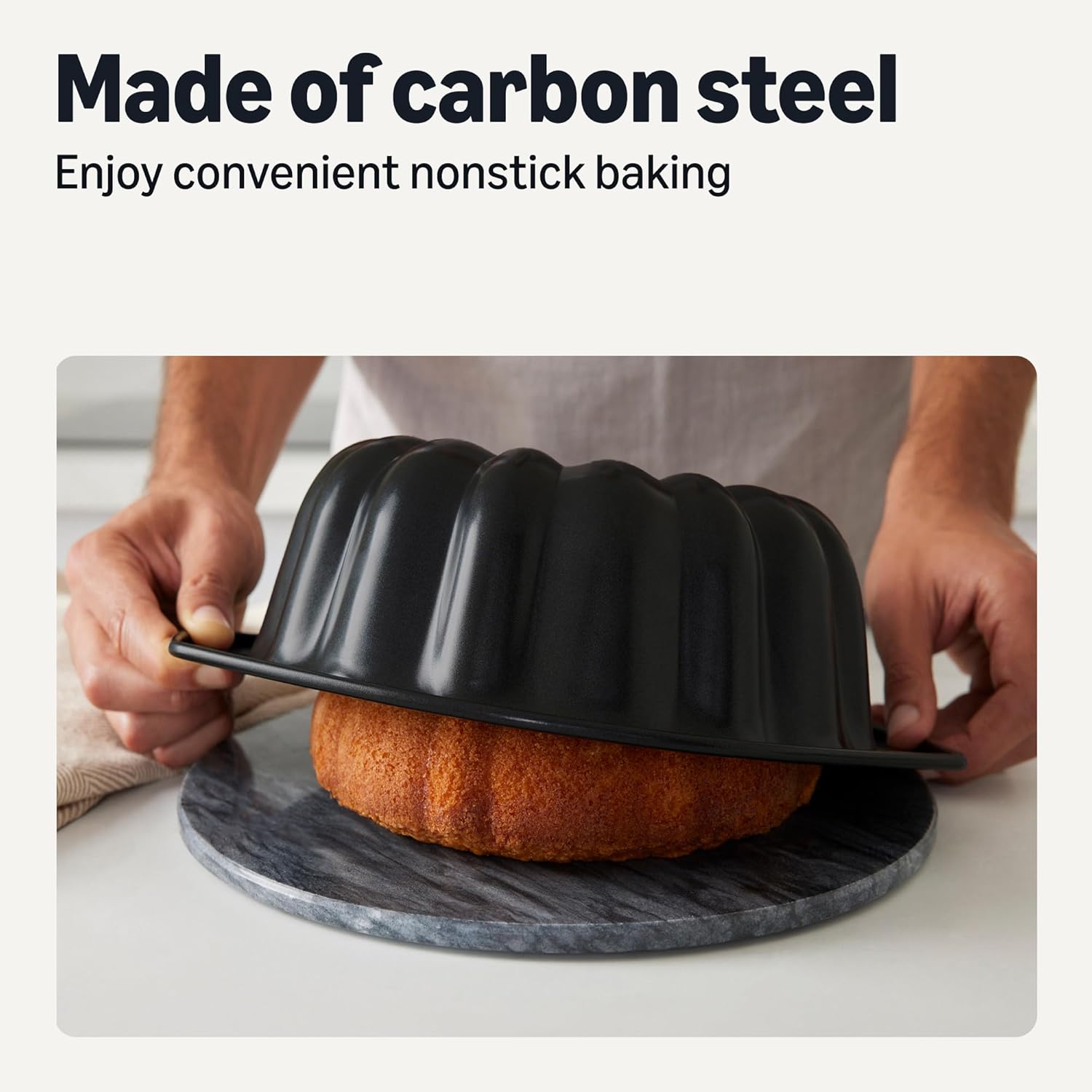 Thumbnail 2 de Amazon Basics Nonstick Bundt Pan, Dishwasher and Oven-Safe, 25.4 cm
Amazon Basics Nonstick Bundt Pan, Dishwasher an…