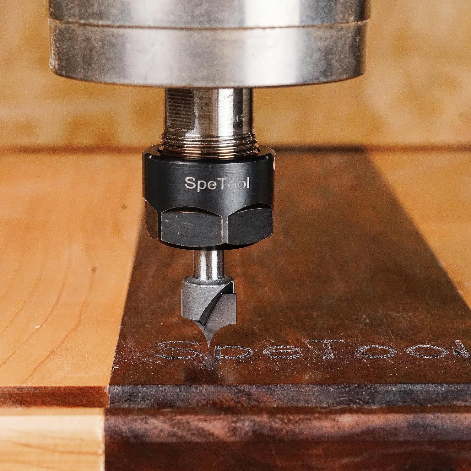 Detalle de SpeTool rundningsfräs med 8 mm skaft, 16 mm skärdiameter och 8 mm radie