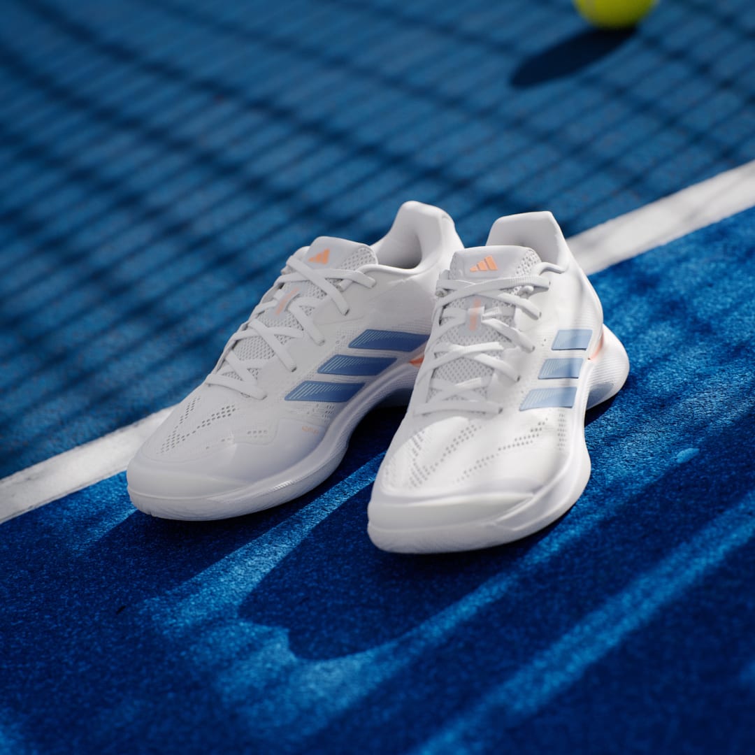 Detalle de Zapatilla de tenis Avacourt 3 de Adidas