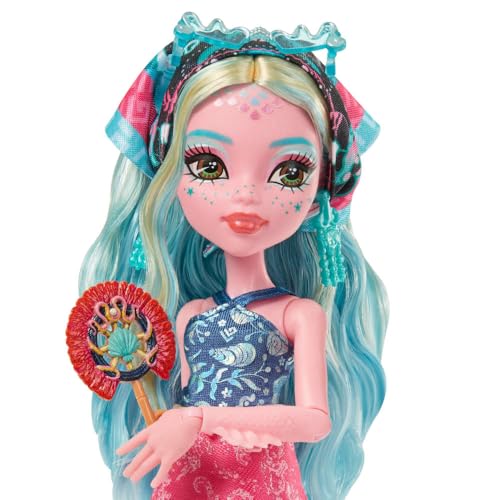 Detalle de Monster High Skulltimate Secrets Lagoona Blue JDR51, muñeca con maleta y 19+ sorpresas