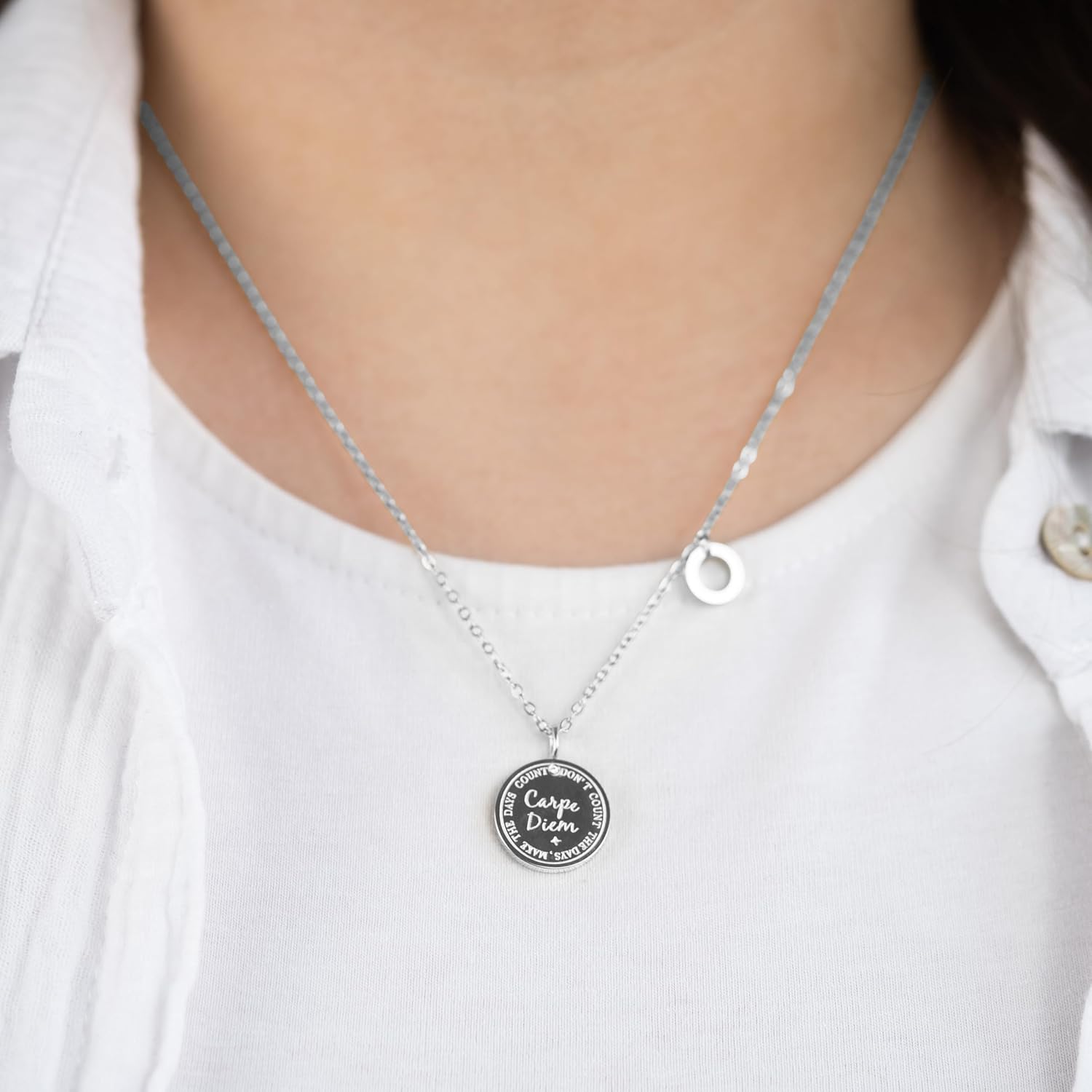 Detalle 2 de Engelsrufer Grußkarte Carpe Diem mit Edelstahlkette – Mutmacher-Geschenk
