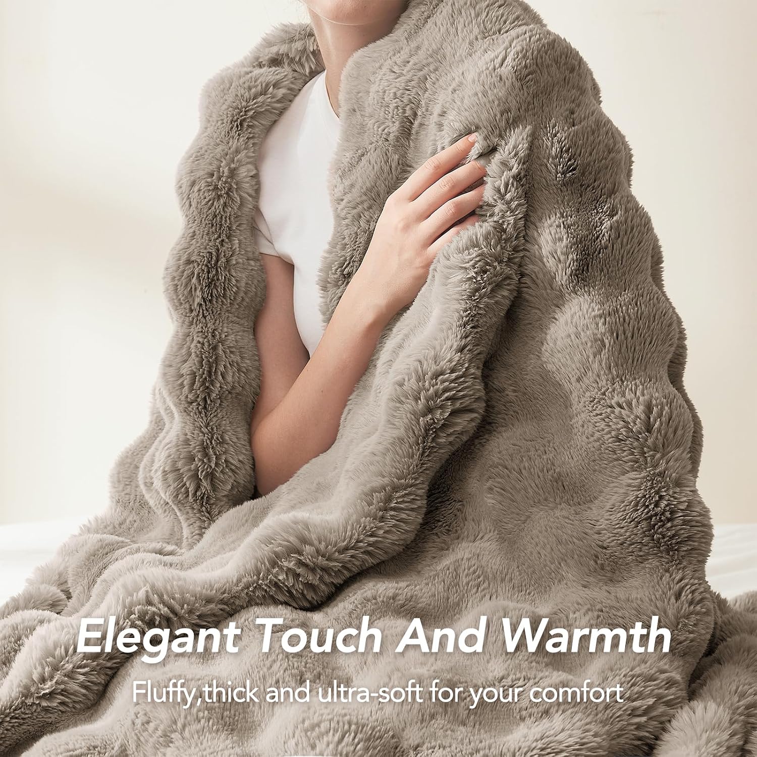 Detalle de L'AGRATY Faux Rabbit Fur Blanket 200x220cm