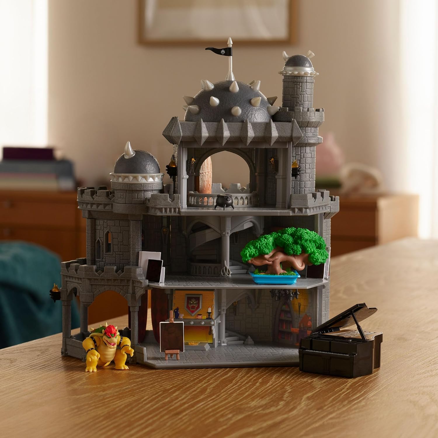 Thumbnail 4 de Super Mario Galaxy Movie Deluxe Bowser-Schloss-Spielset (30 cm) mit Bowser-Figur, Klavier und Bonsai-Baum