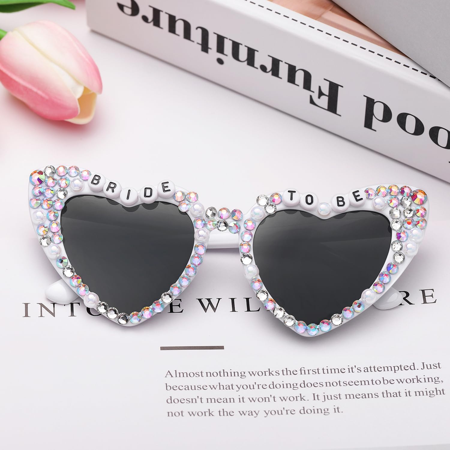 Thumbnail 2 de Etercycle Heart Sunglasses – Bride to Be Gift, Bachelorette Party Style