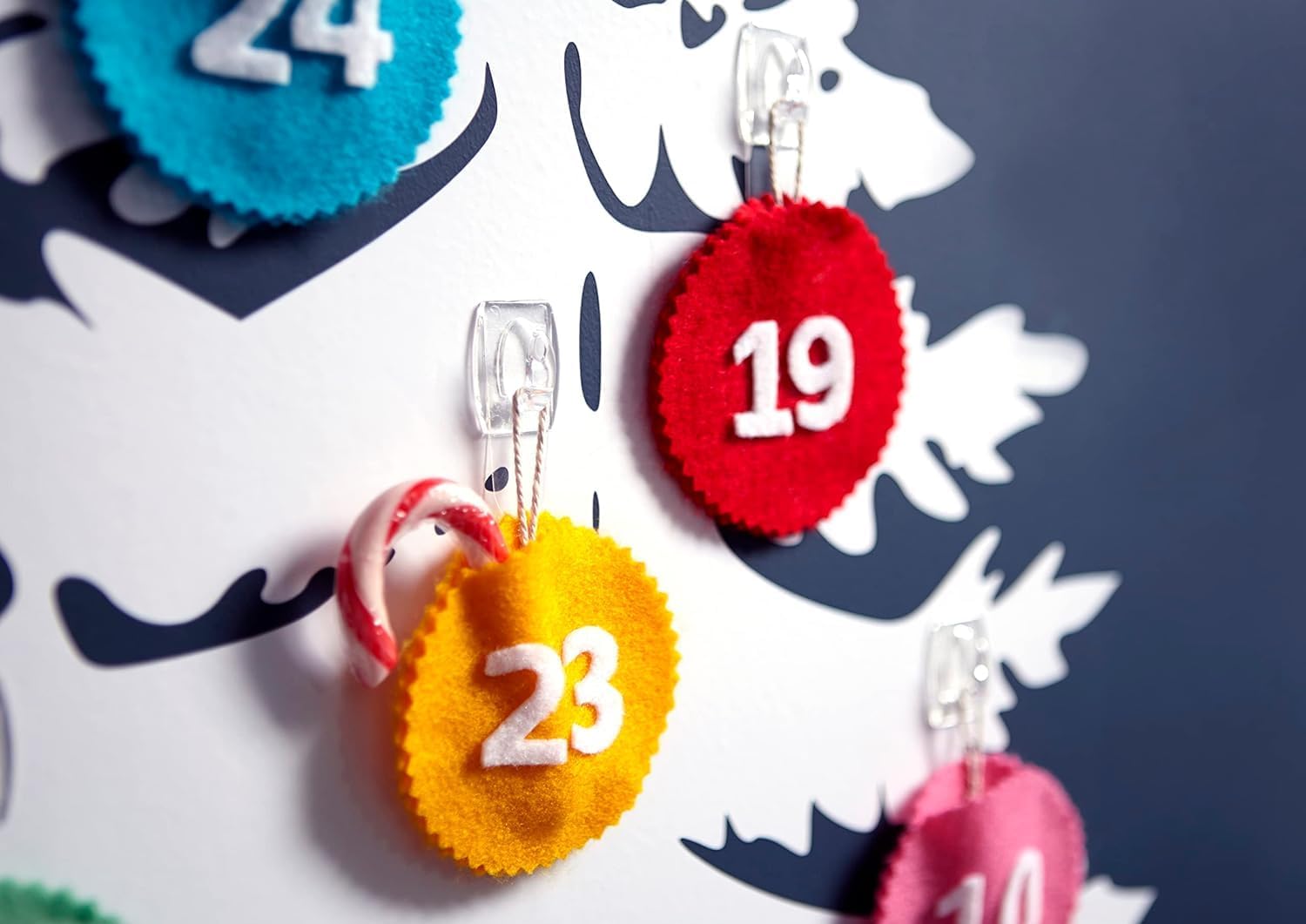Thumbnail 4 de Command Decorating Clips – Value Pack (40 Mini Hooks + 48 Adhesive Strips)