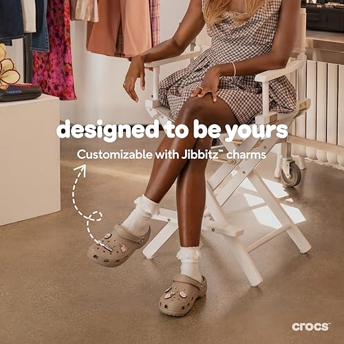 Detalle 2 de Crocs Classic Clog 39-40 EU Latte – leichter, flexibler Komfort mit Bio-Mischung